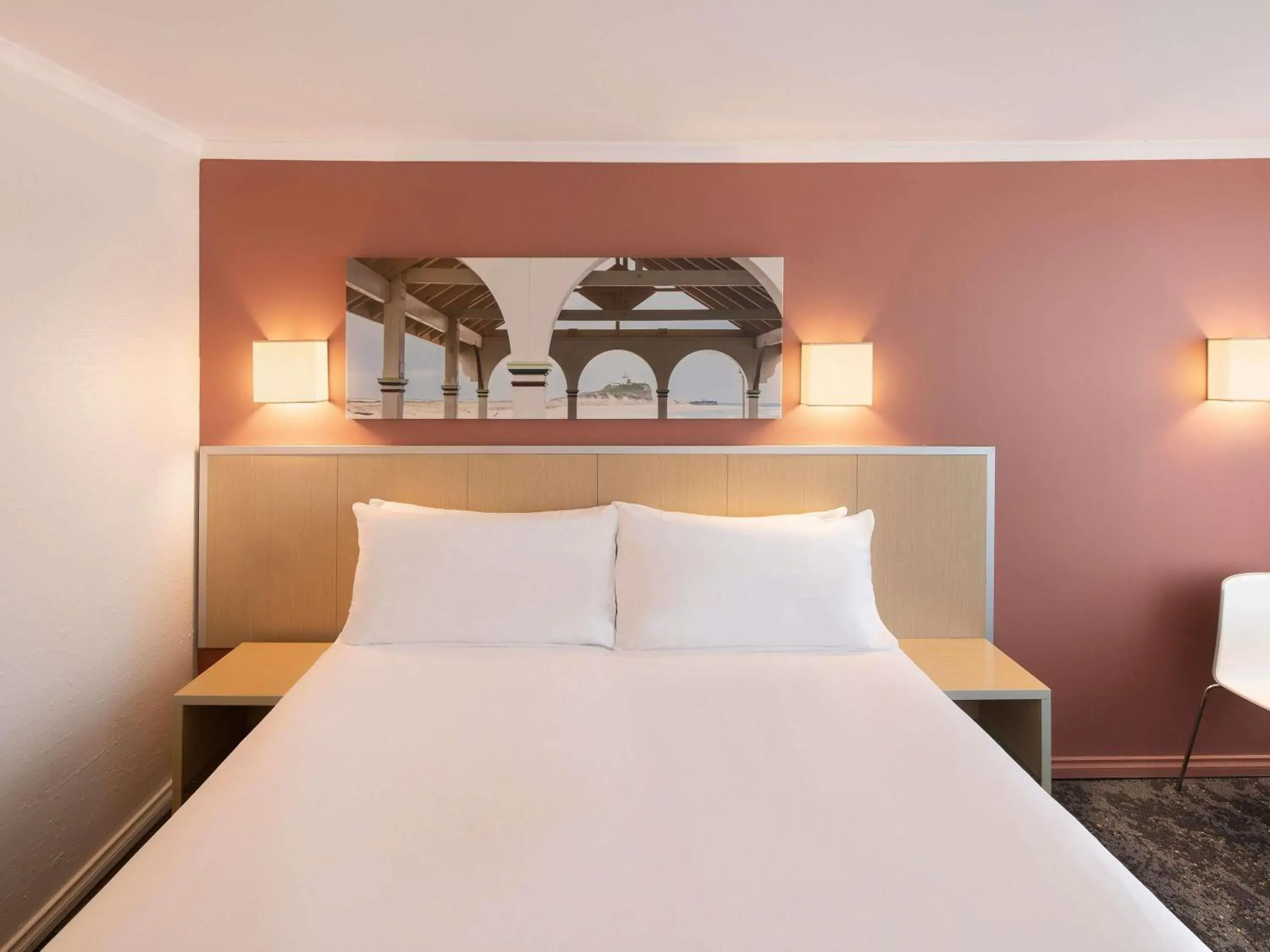 Standard Accessible King Room in Mercure Newcastle Standard Accessible King Room in Mercure Newcastle