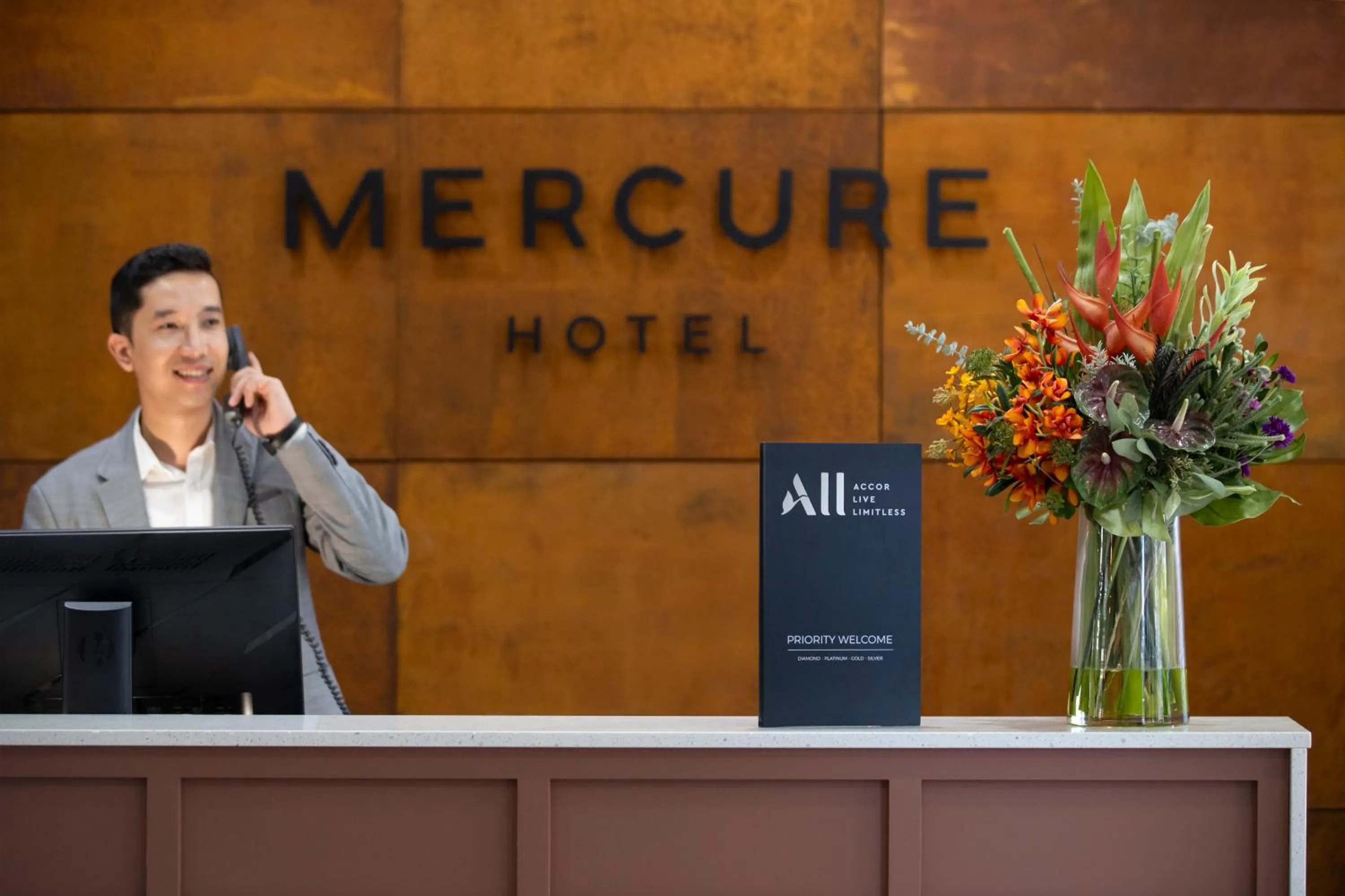 Lobby or reception in Mercure Newcastle