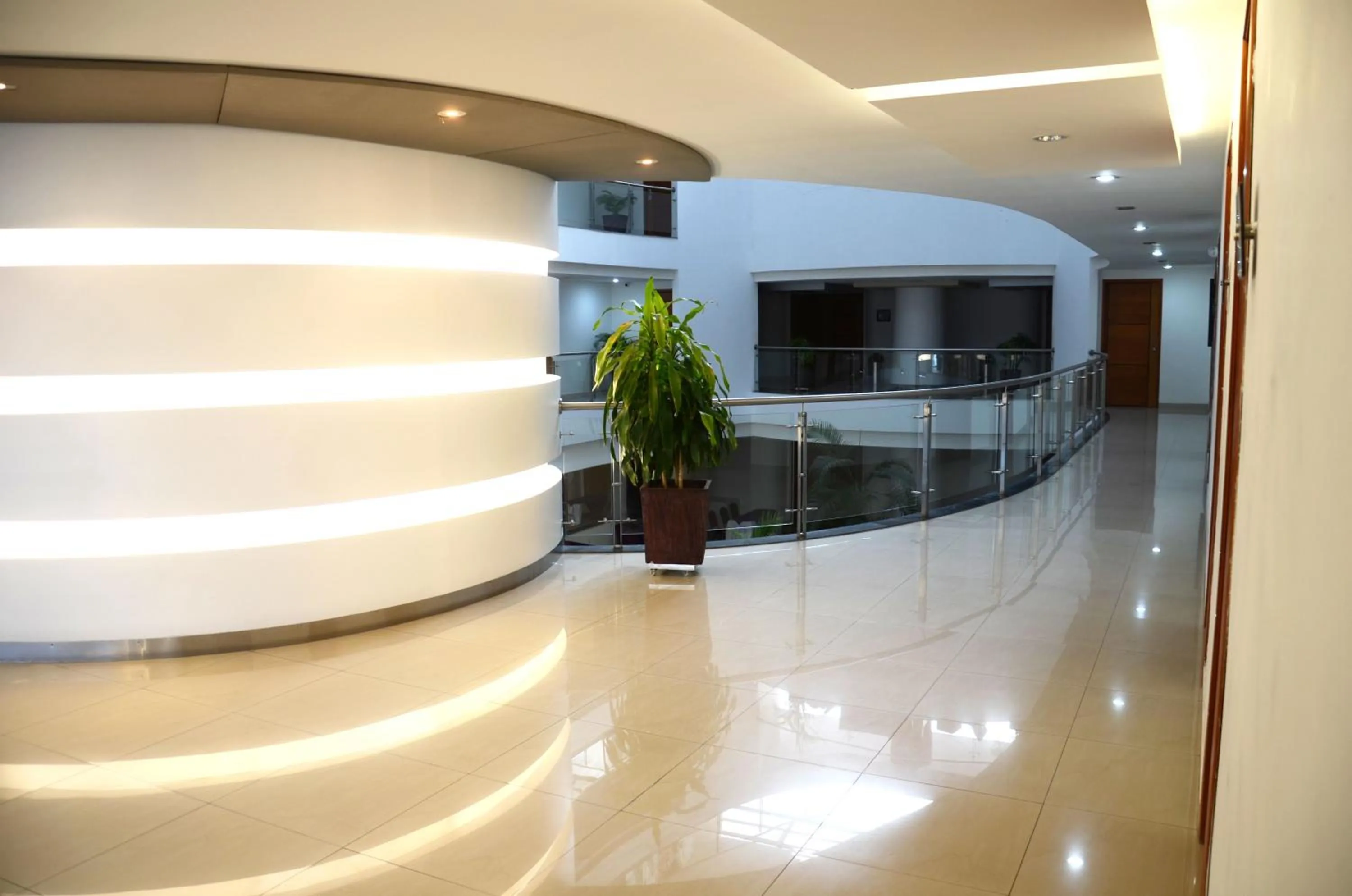 Business facilities in Hotel Atrium Plaza