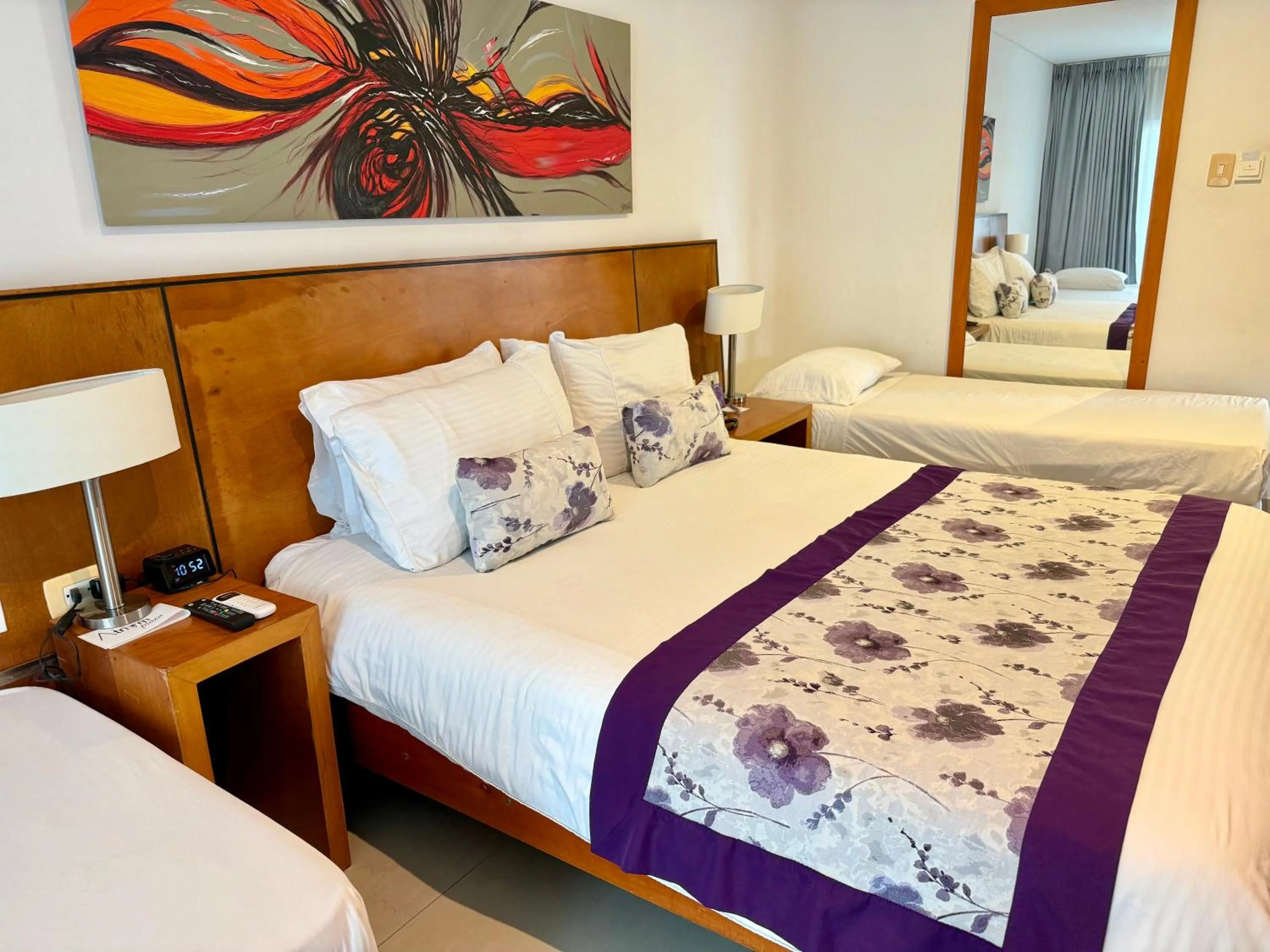 Photo of the whole room, Bed in Hotel Atrium Plaza