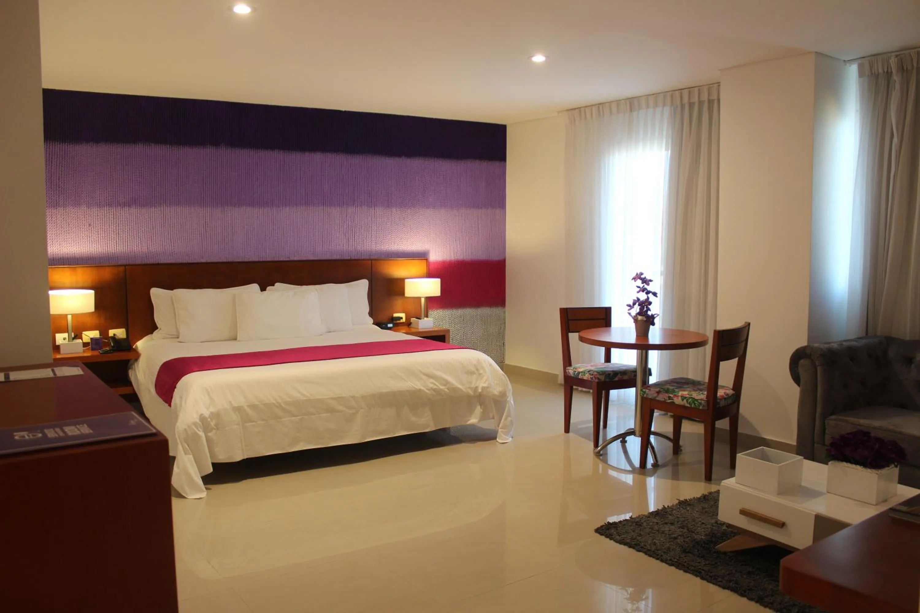 Bedroom, Bed in Hotel Atrium Plaza