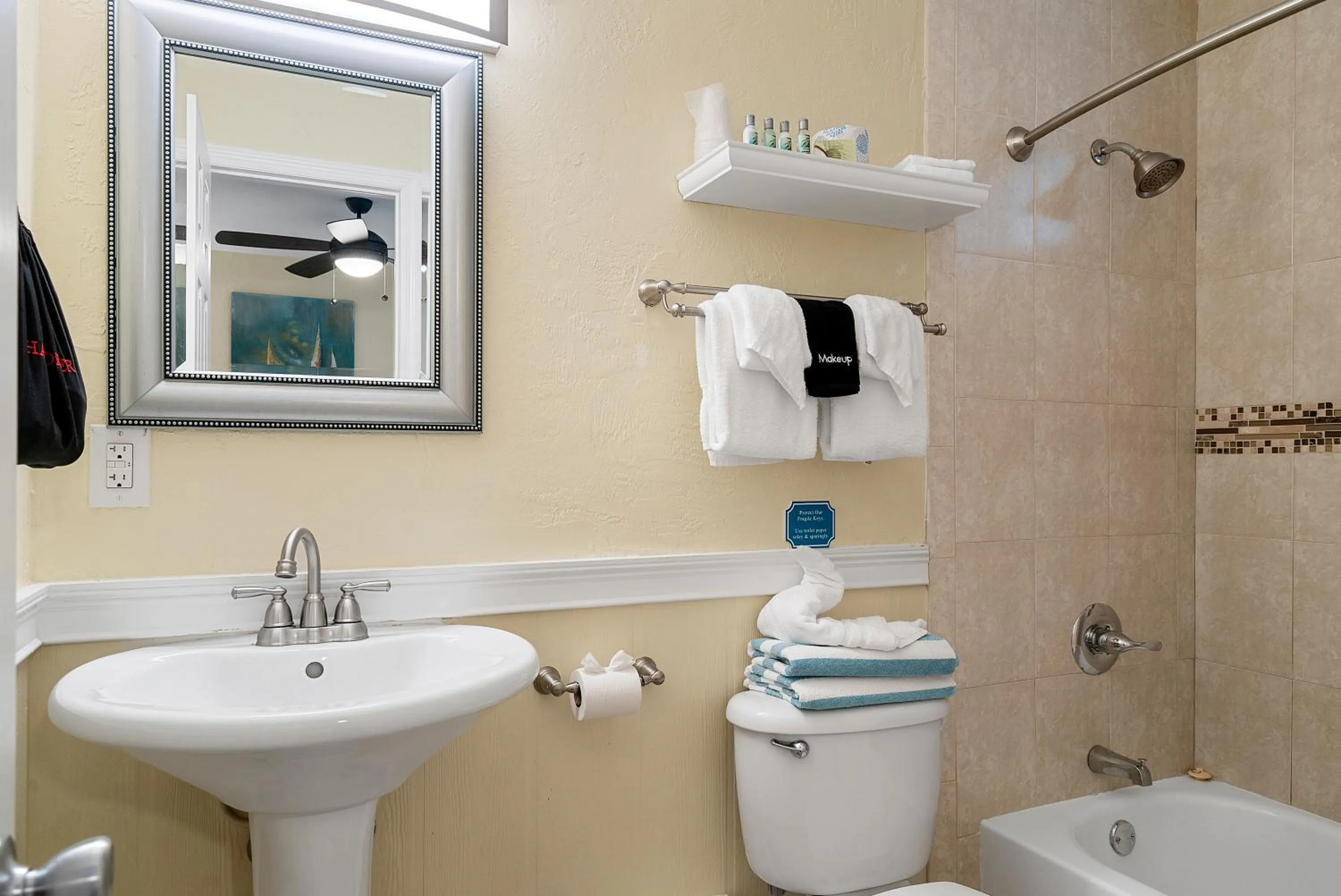 Bathroom in Bay Harbor Lodge