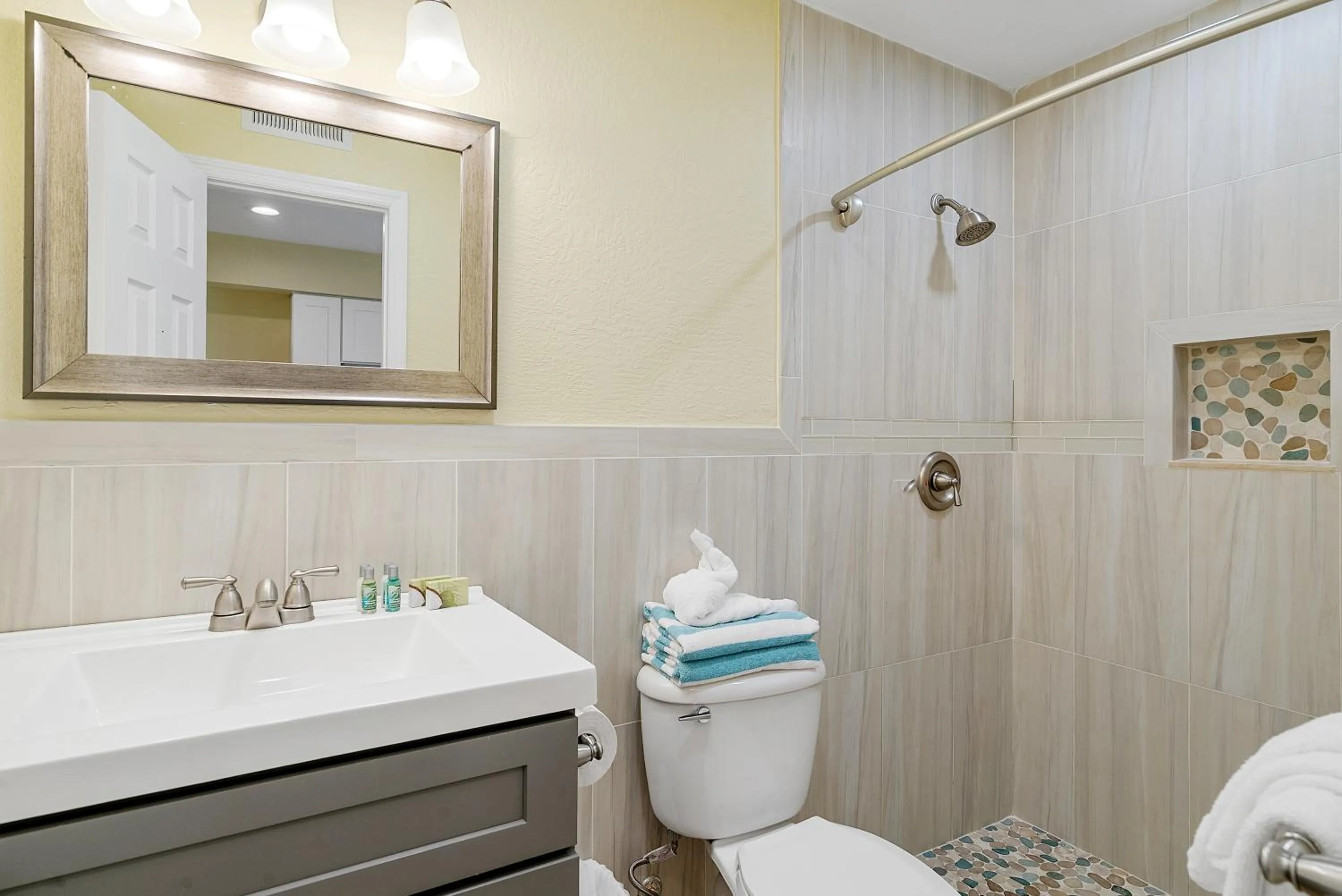 Bathroom in Bay Harbor Lodge