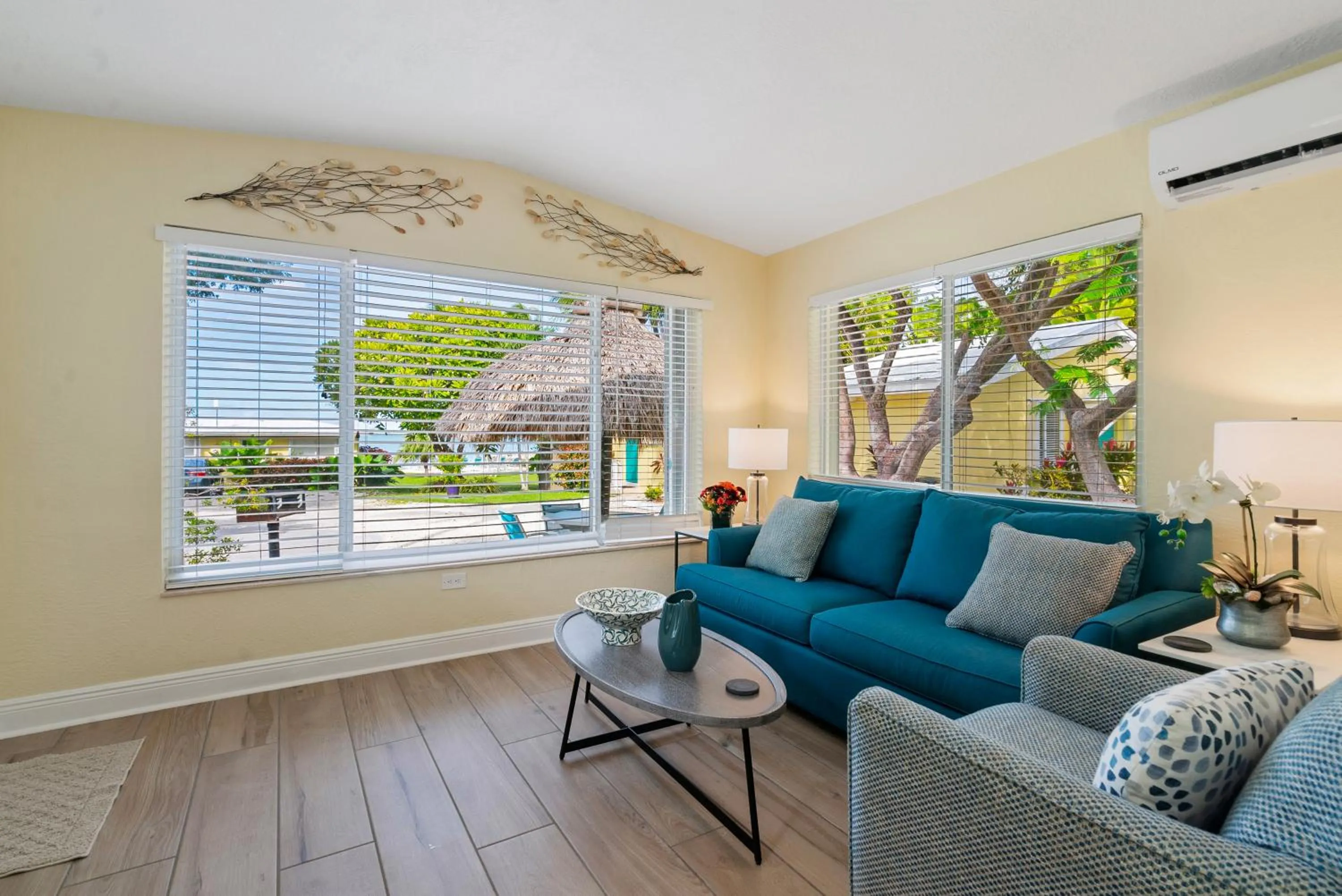 Living room in Bay Harbor Lodge