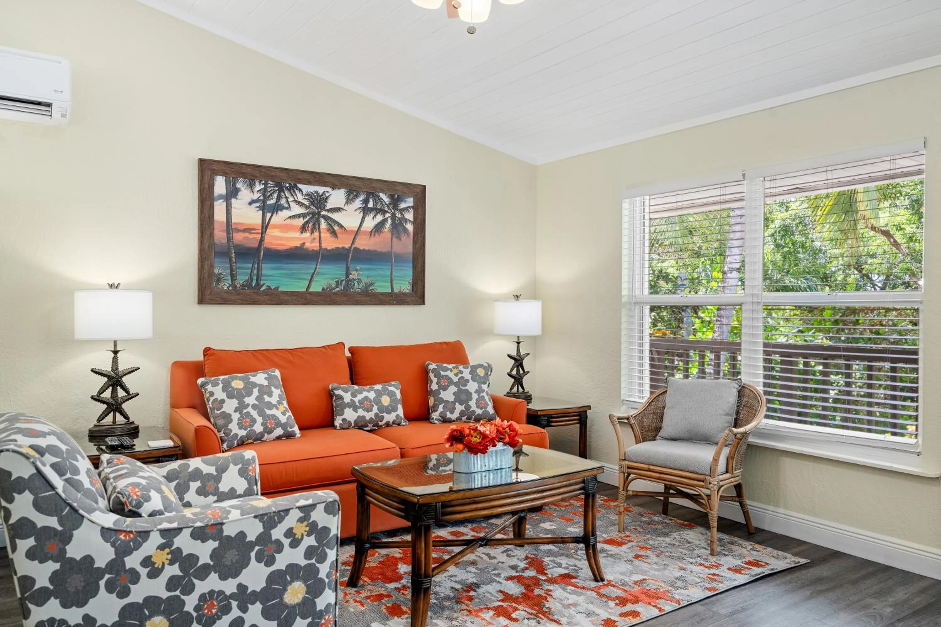 Living room in Bay Harbor Lodge