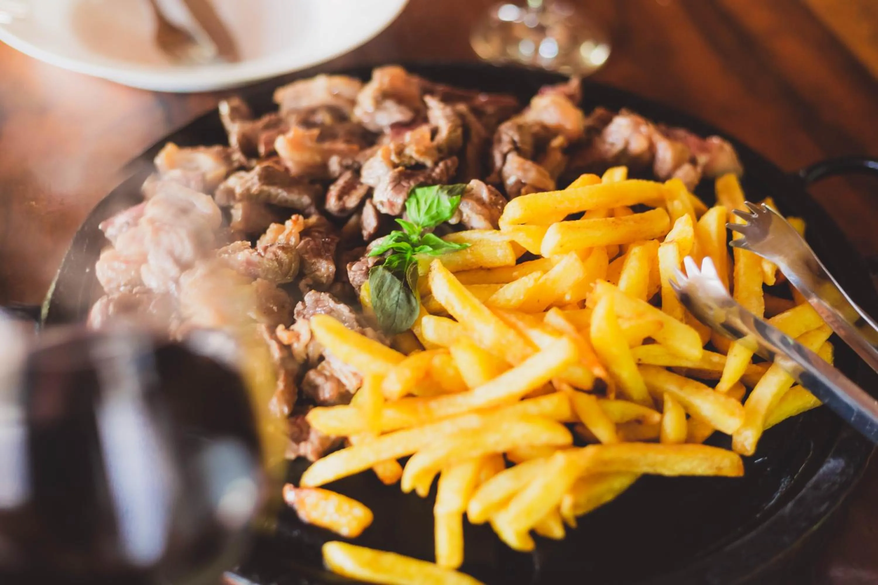 Restaurant/places to eat in Peniel do Sana Guest House