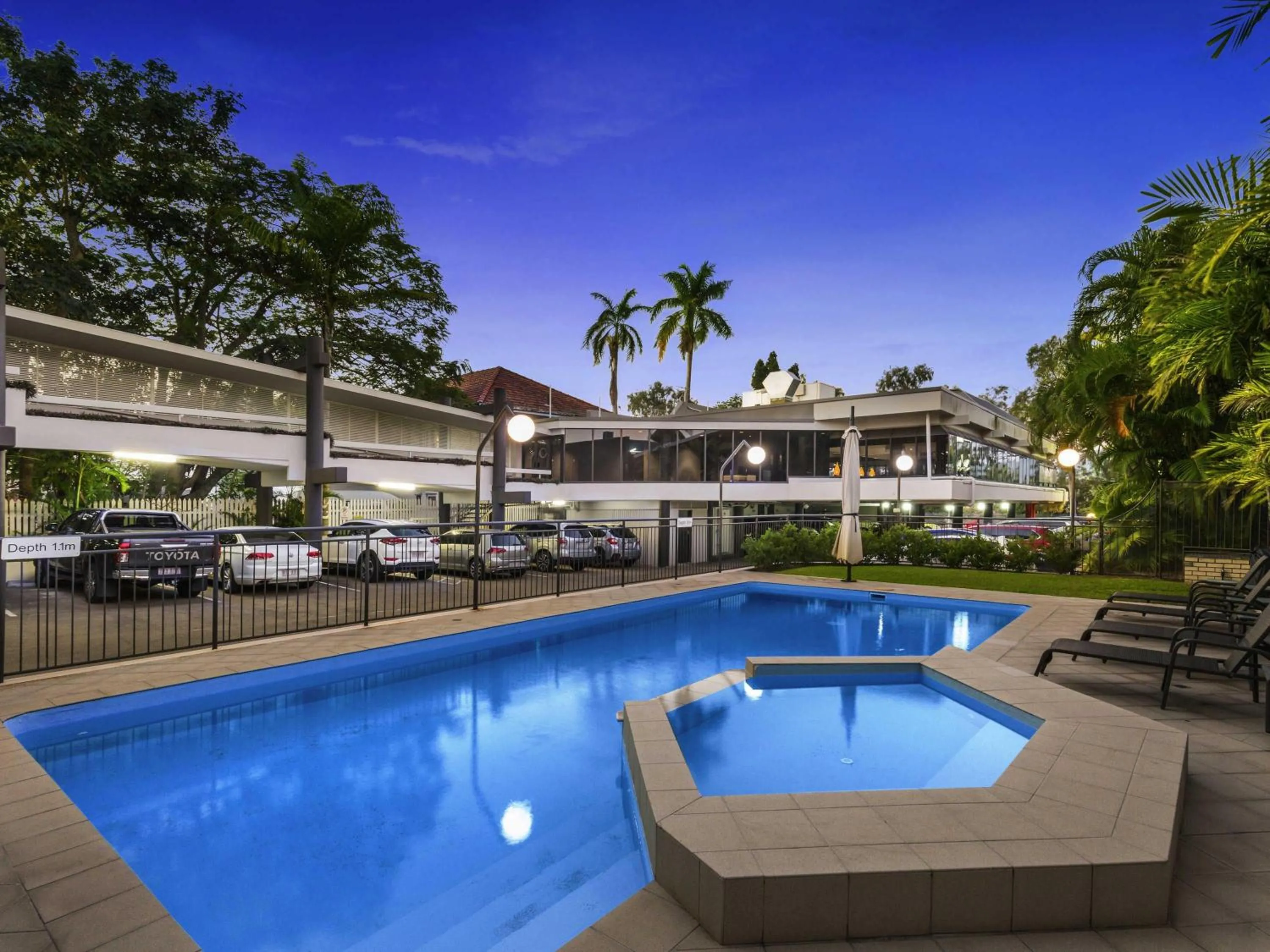 Property building in Mercure Rockhampton