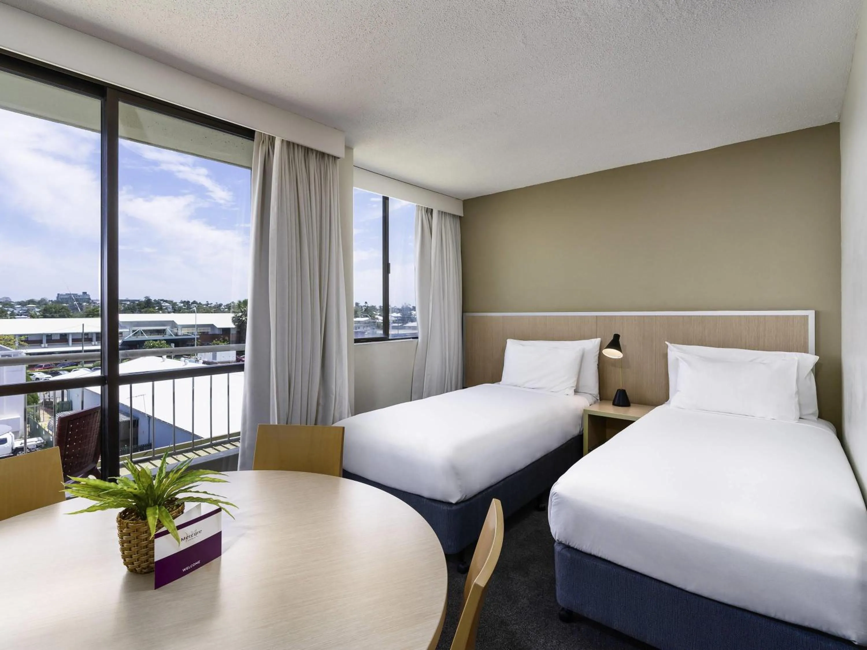 Bedroom, Bed in Mercure Rockhampton