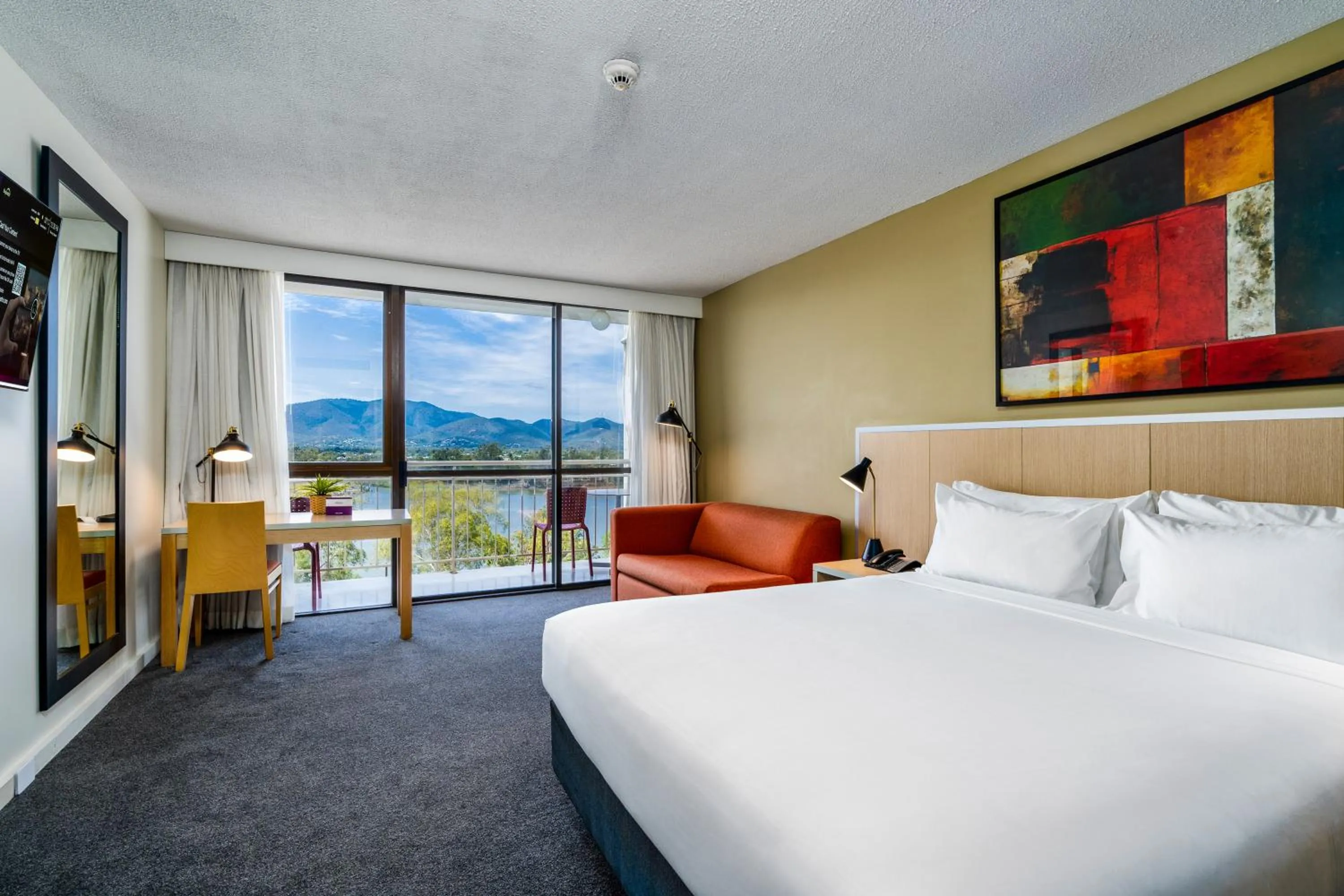 View (from property/room), Bed in Mercure Rockhampton