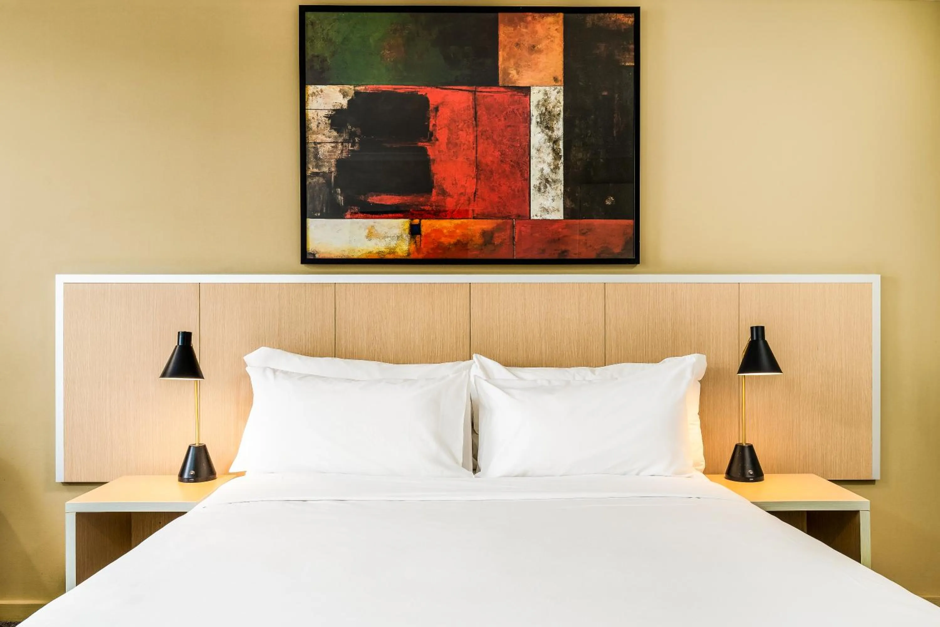 Bed in Mercure Rockhampton