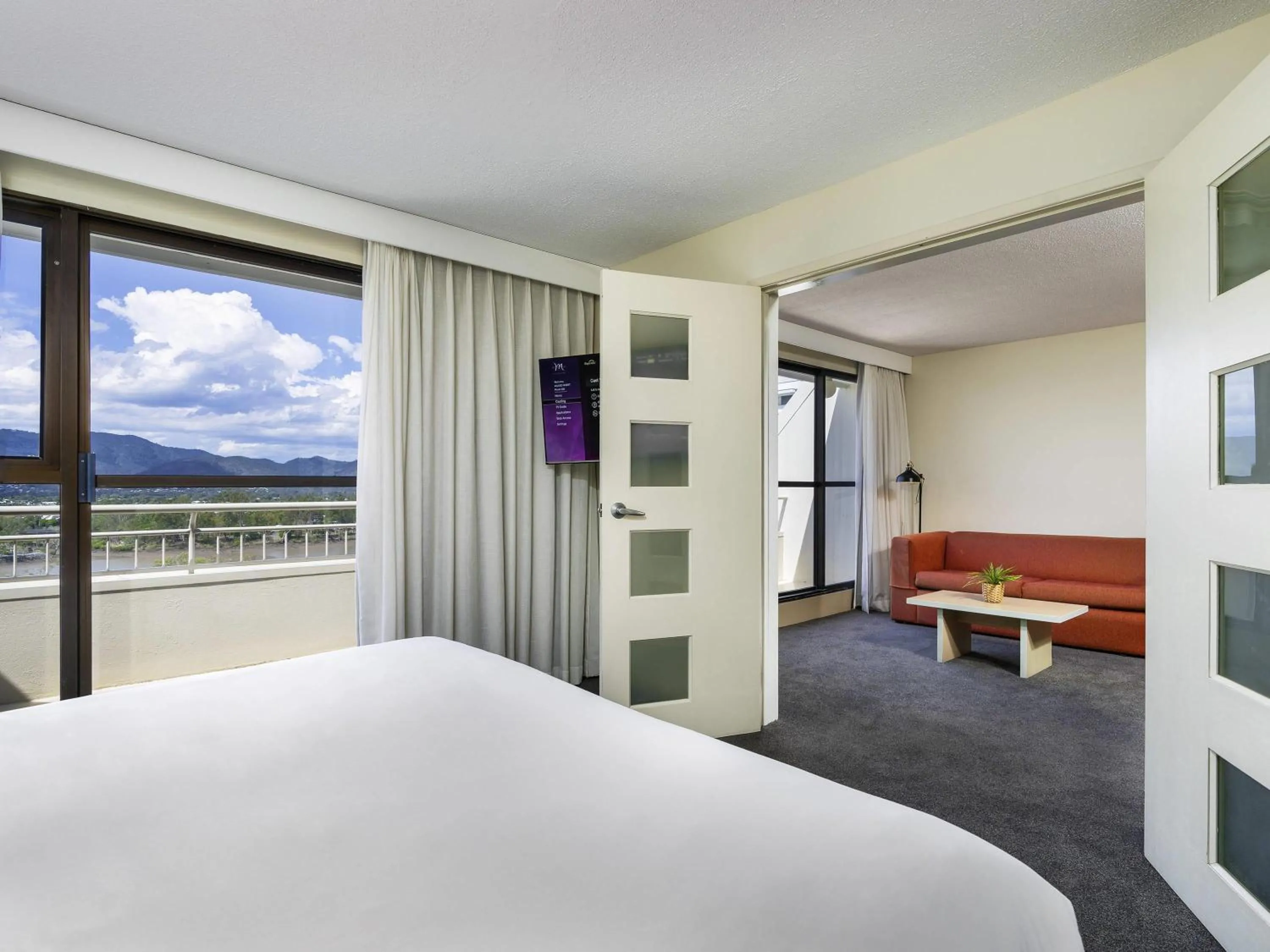 Bedroom, Bed in Mercure Rockhampton