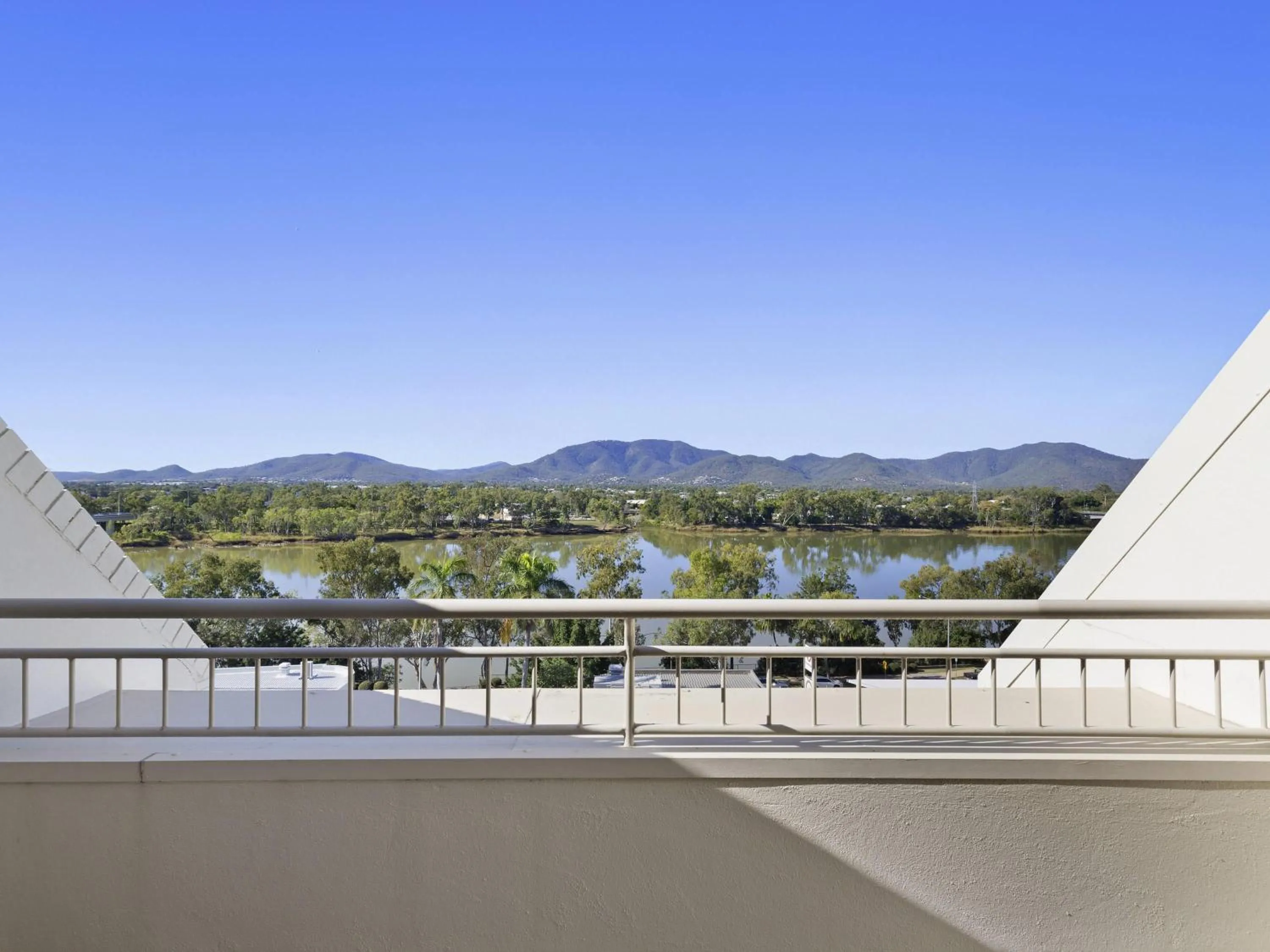 Bedroom in Mercure Rockhampton