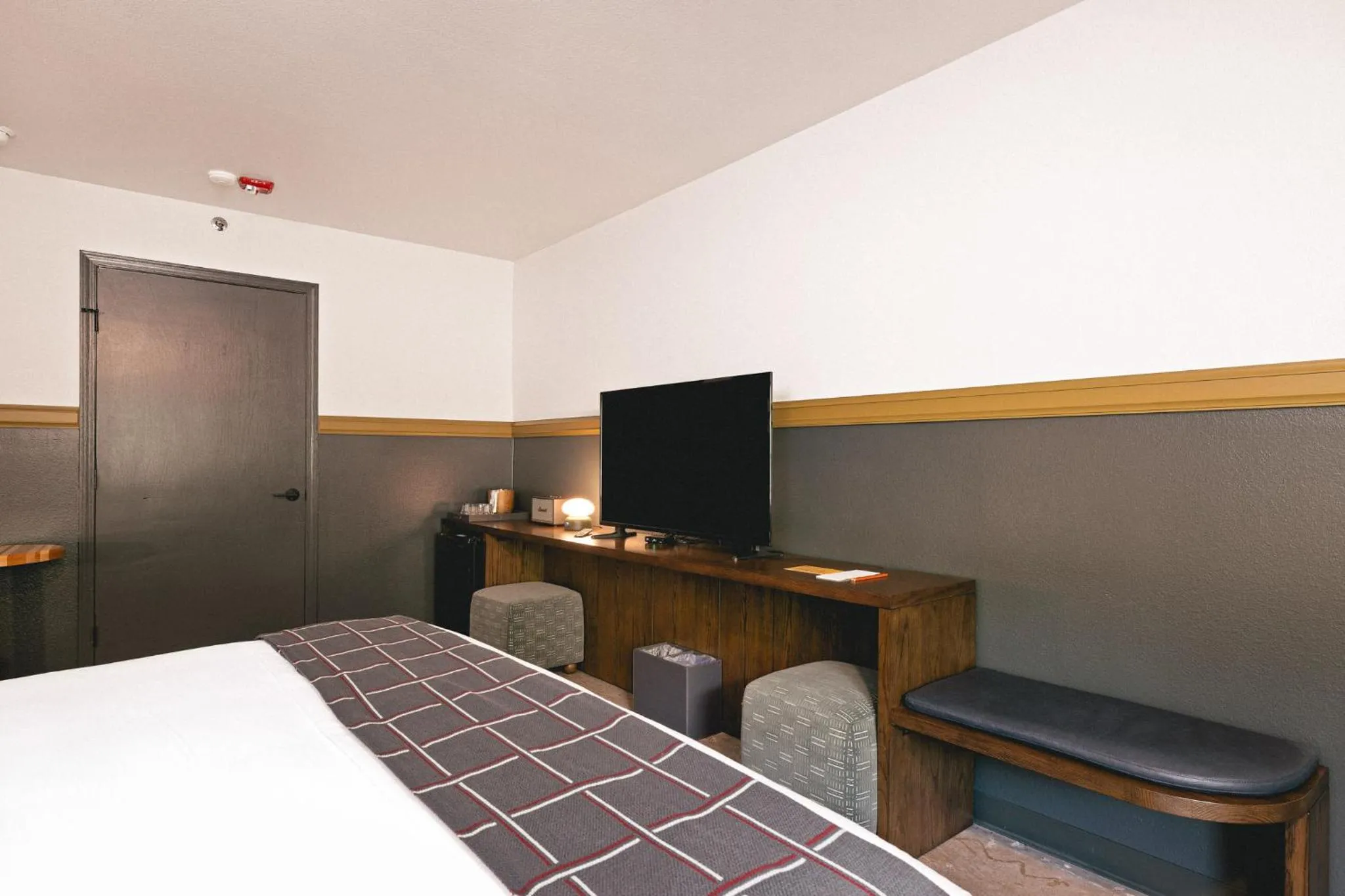 Bedroom, Bed in The Ozarker Lodge