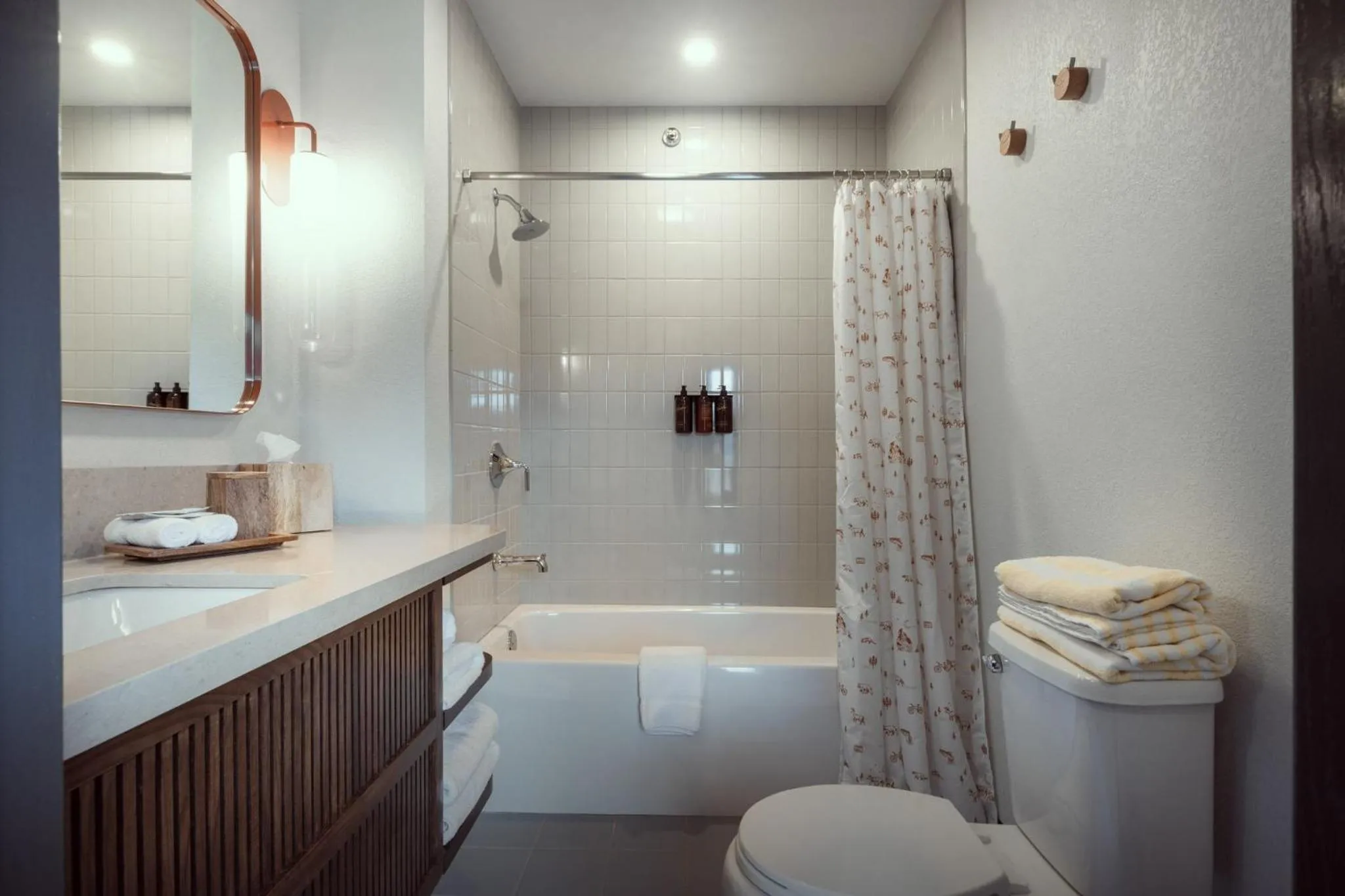 Photo of the whole room in The Ozarker Lodge