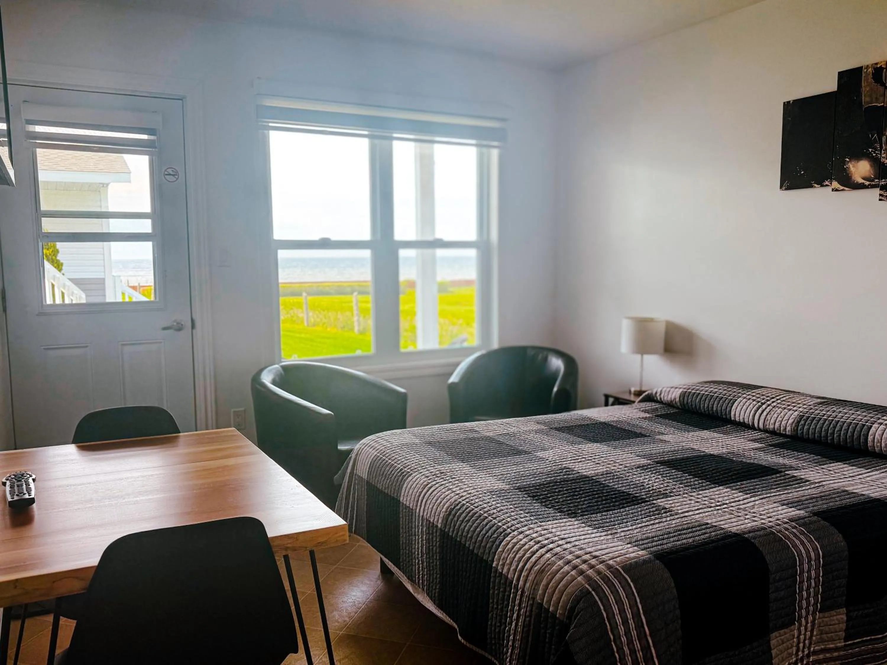 Photo of the whole room, Bed in Les studios de la mer