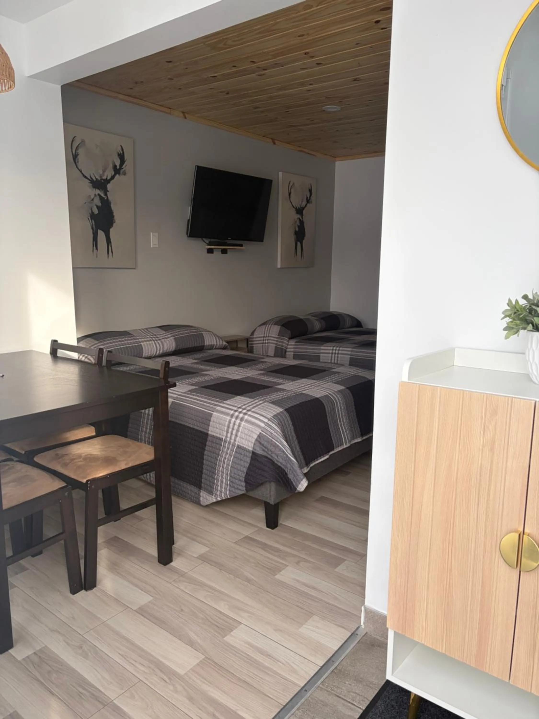 Dining area, Bed in Les studios de la mer