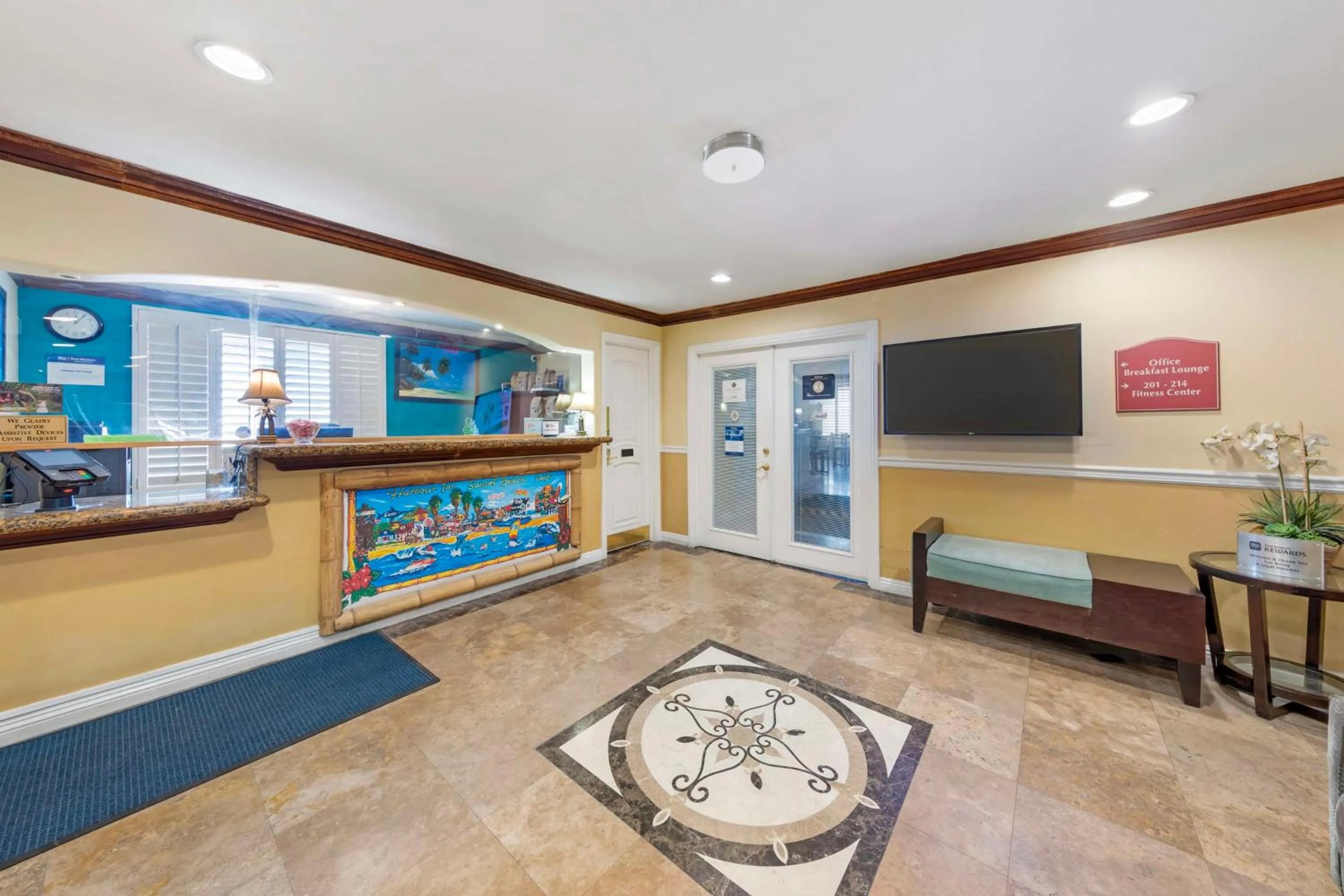 Lobby or reception in Best Western Harbour Inn & Suites Huntington - Sunset Beach