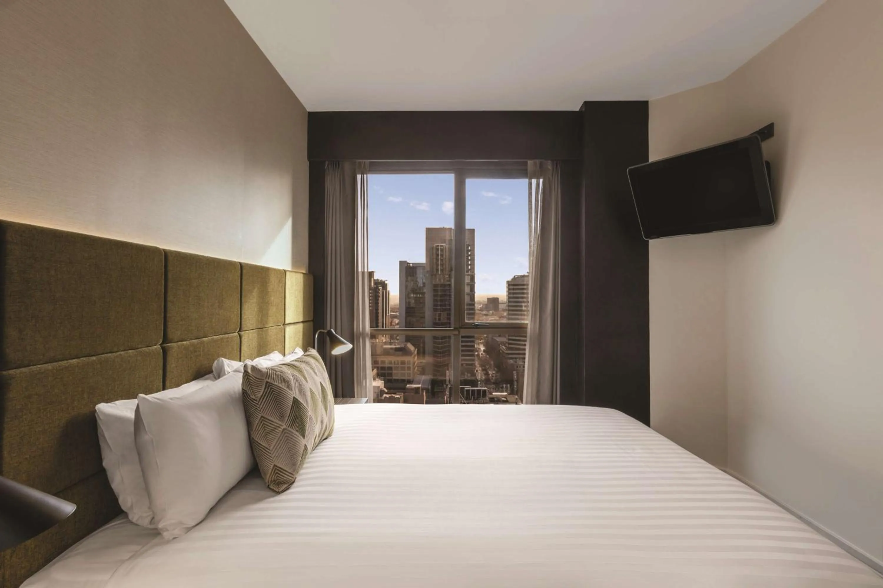 View (from property/room), Bed in Adina Apartment Hotel Melbourne