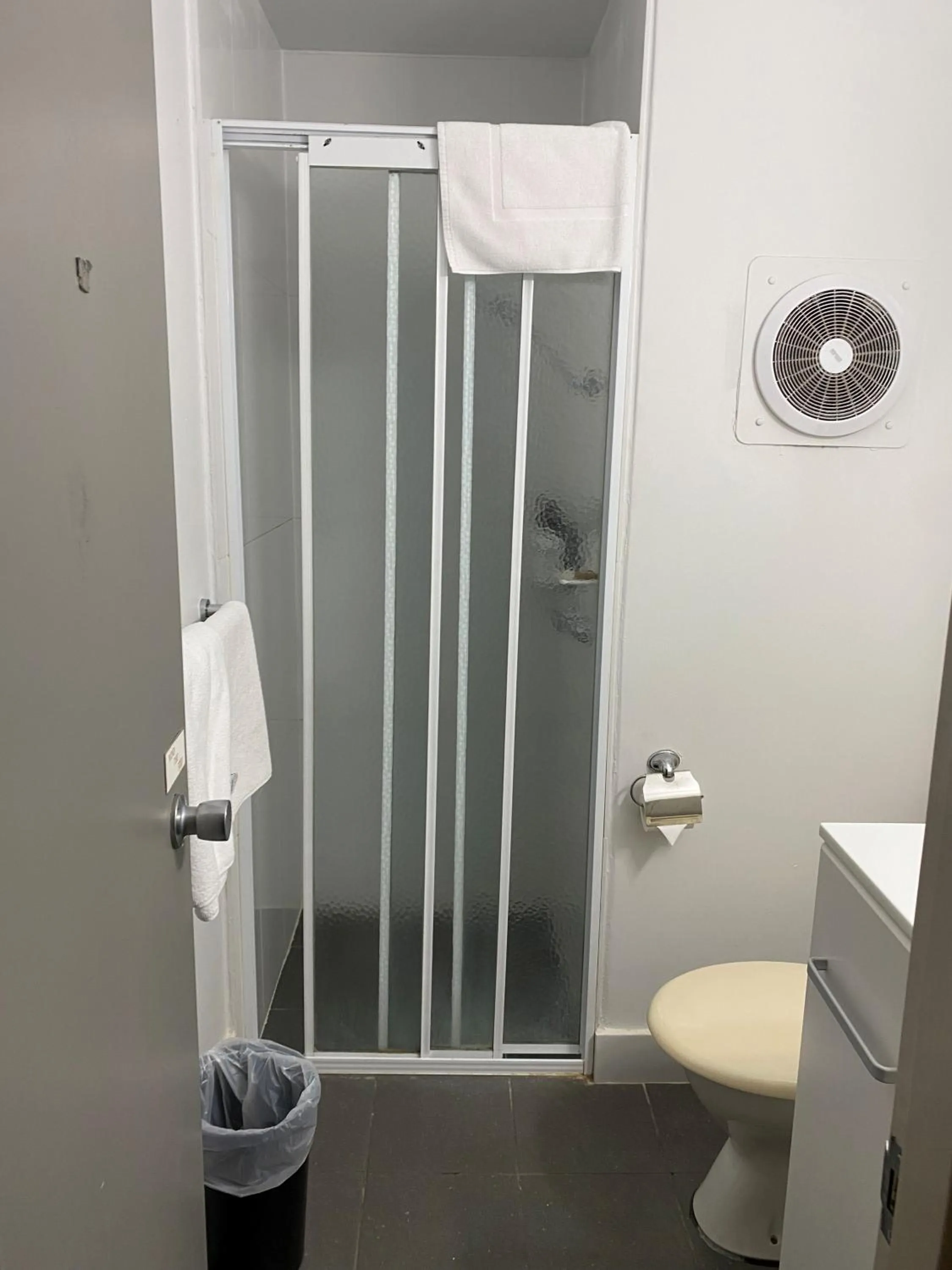 Toilet in Comfort Inn & Suites Goodearth Perth