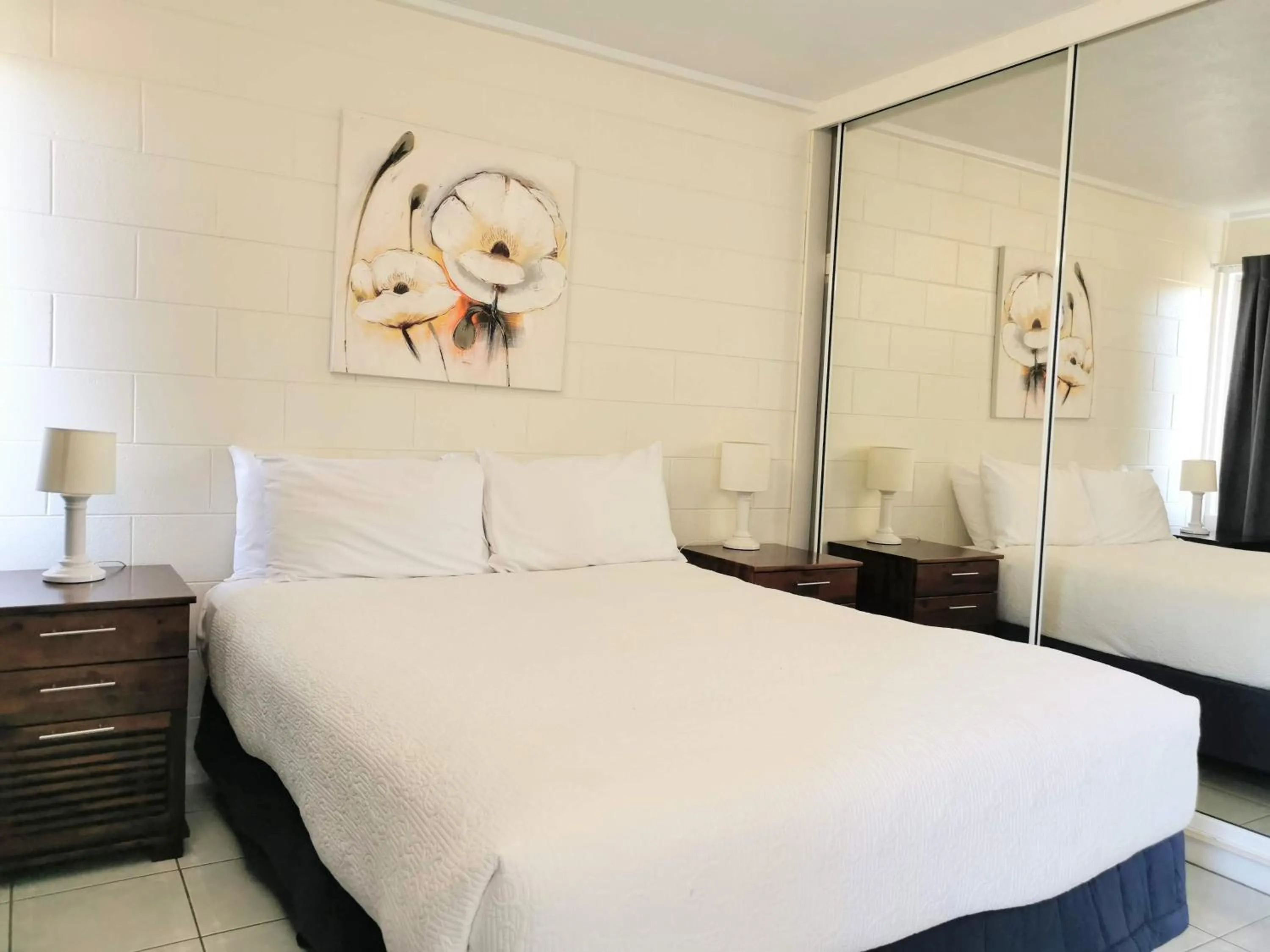 Bedroom, Bed in Palm Waters Holiday Villas