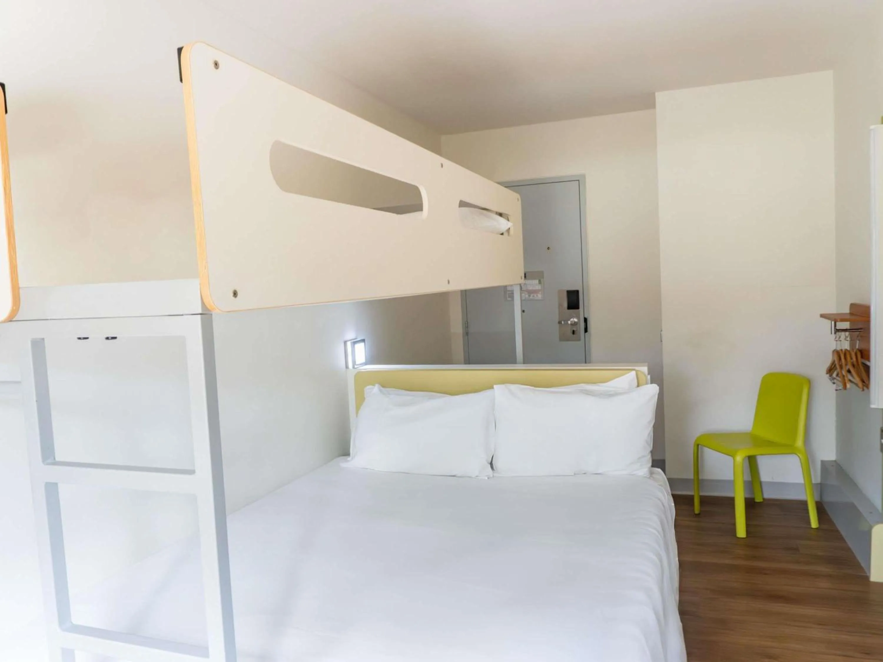 Bedroom, Bed in ibis Budget - Melbourne Airport