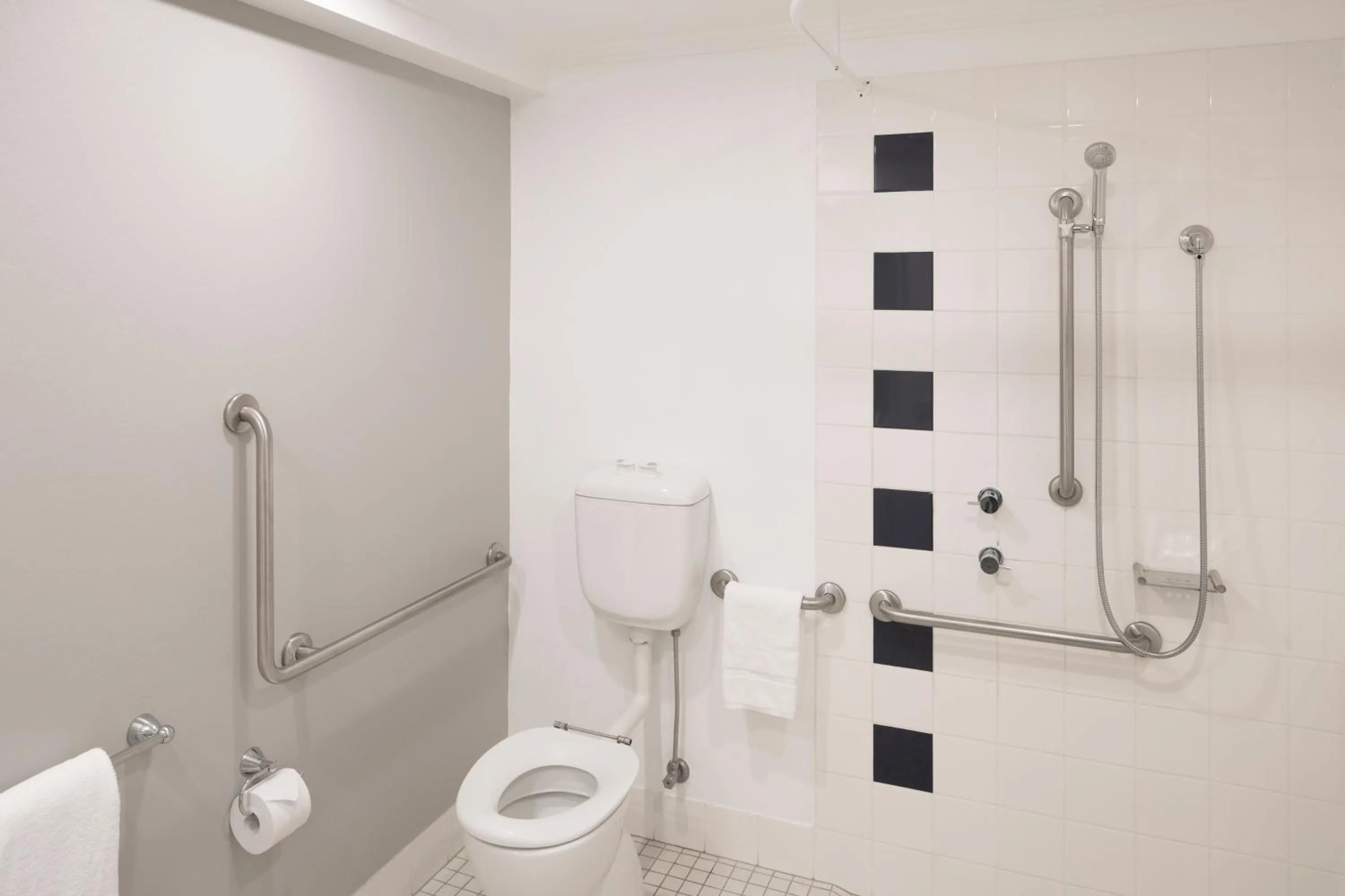 Bathroom in Mercure Brisbane Garden City