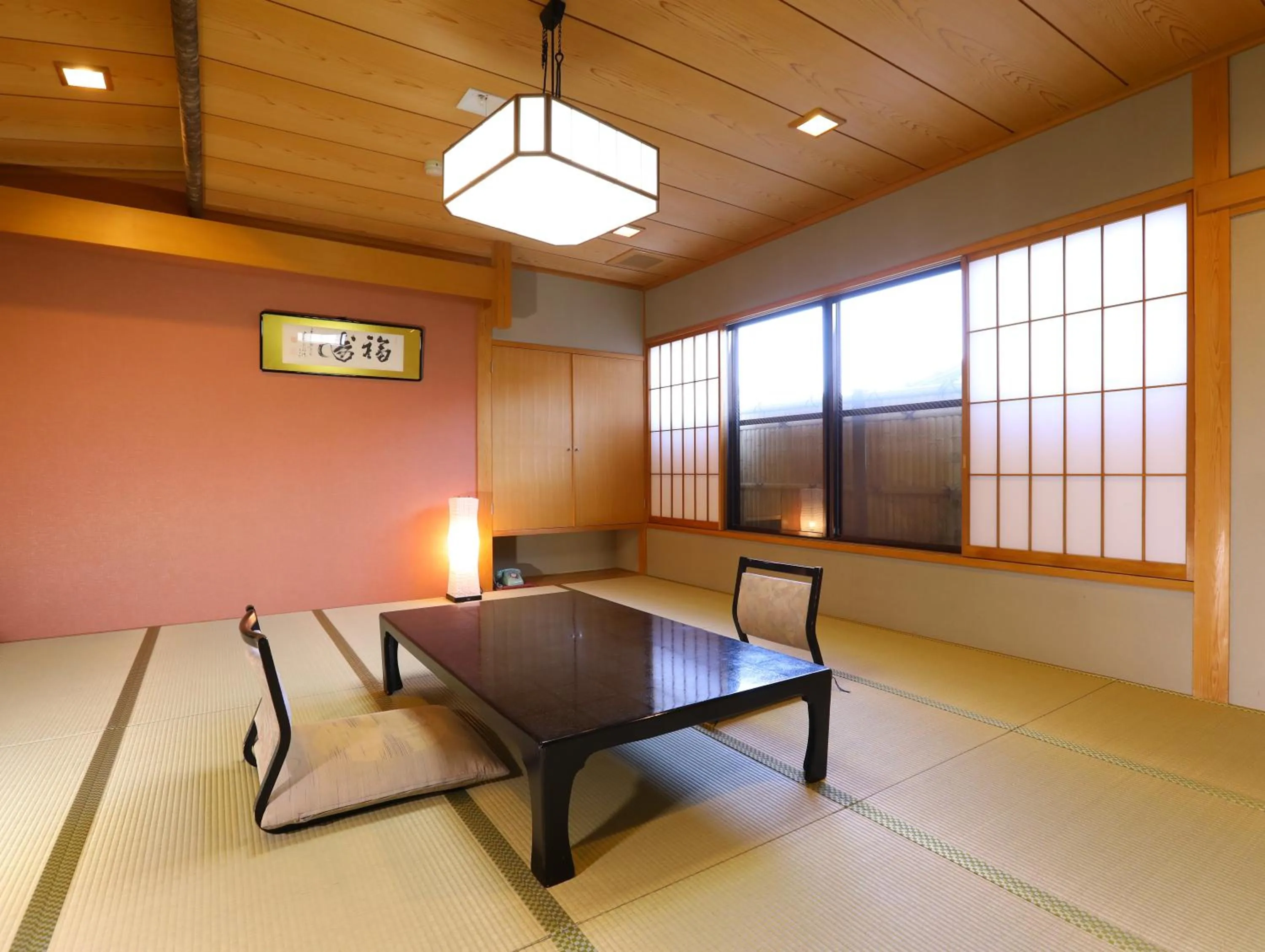 Photo of the whole room in Ogiwarakan