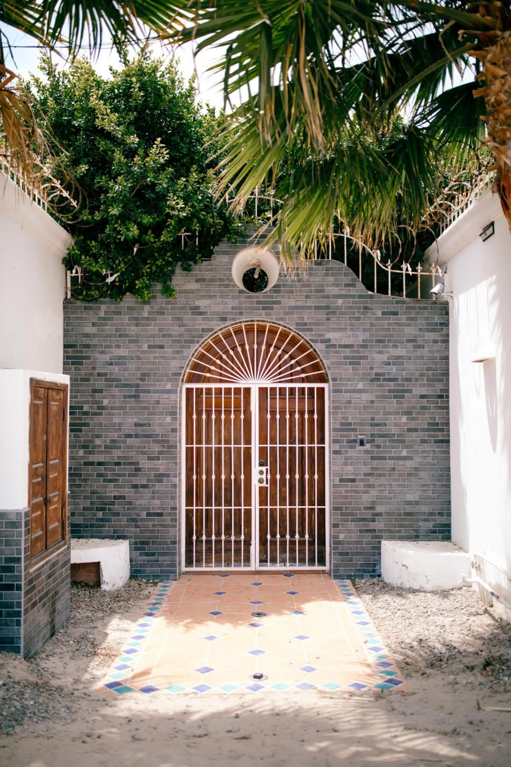 Facade/entrance in Villa Relax 2 by Kivoya