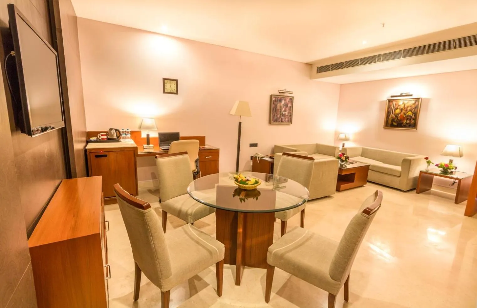 Living room in Hotel Madhuban