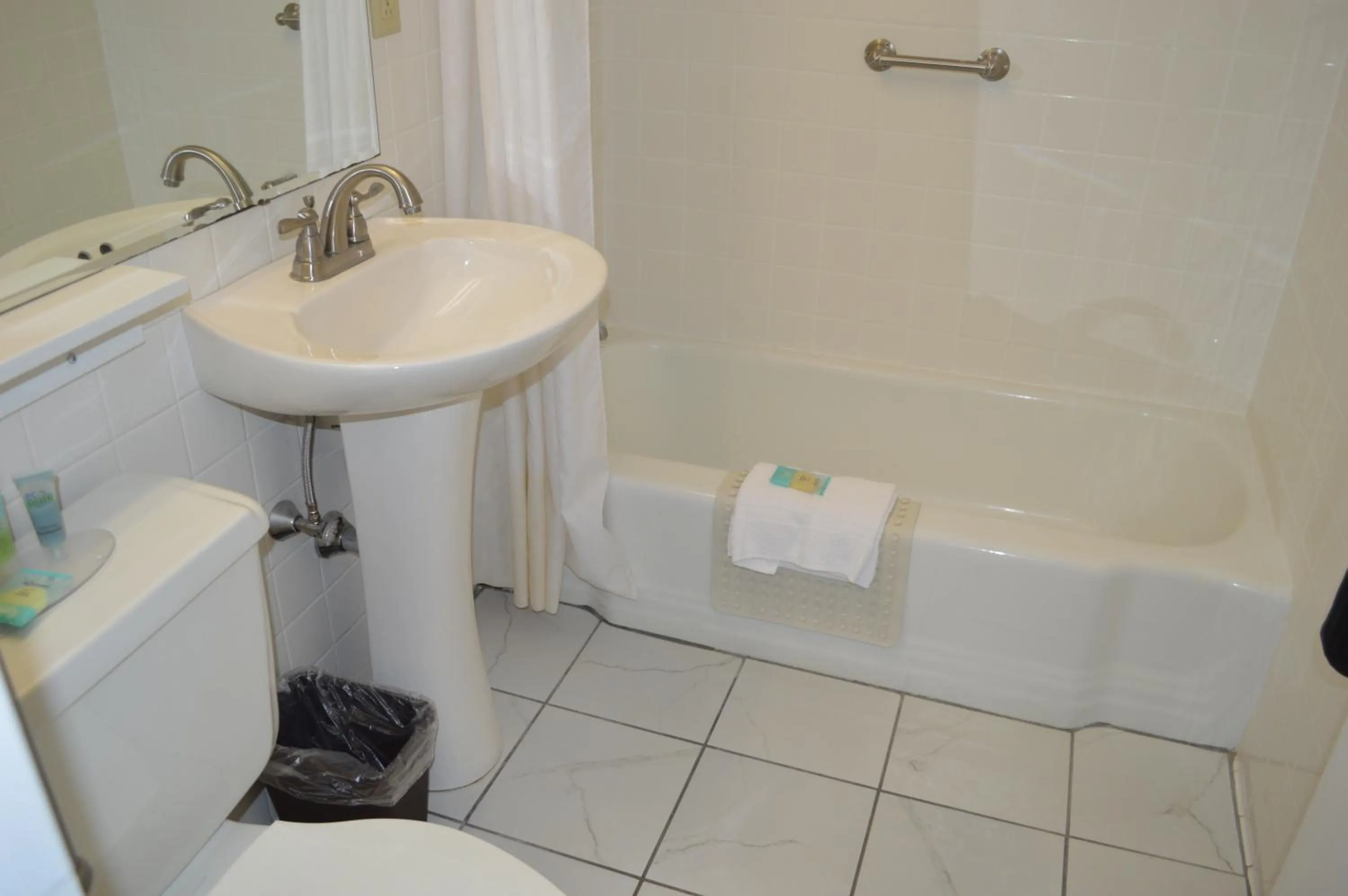 Copper Lantern Motor Lodge