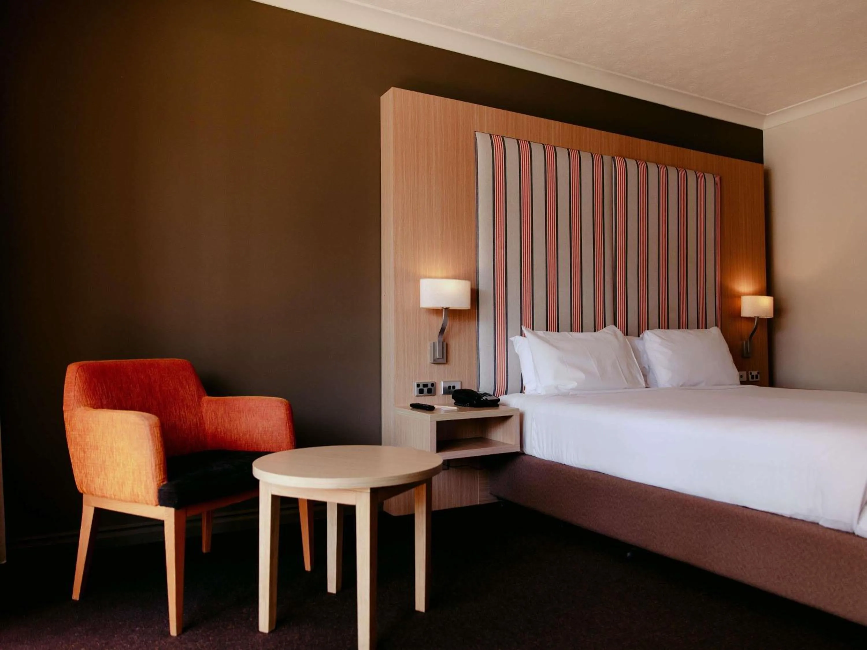 Bedroom, Bed in Mercure Gold Coast Resort