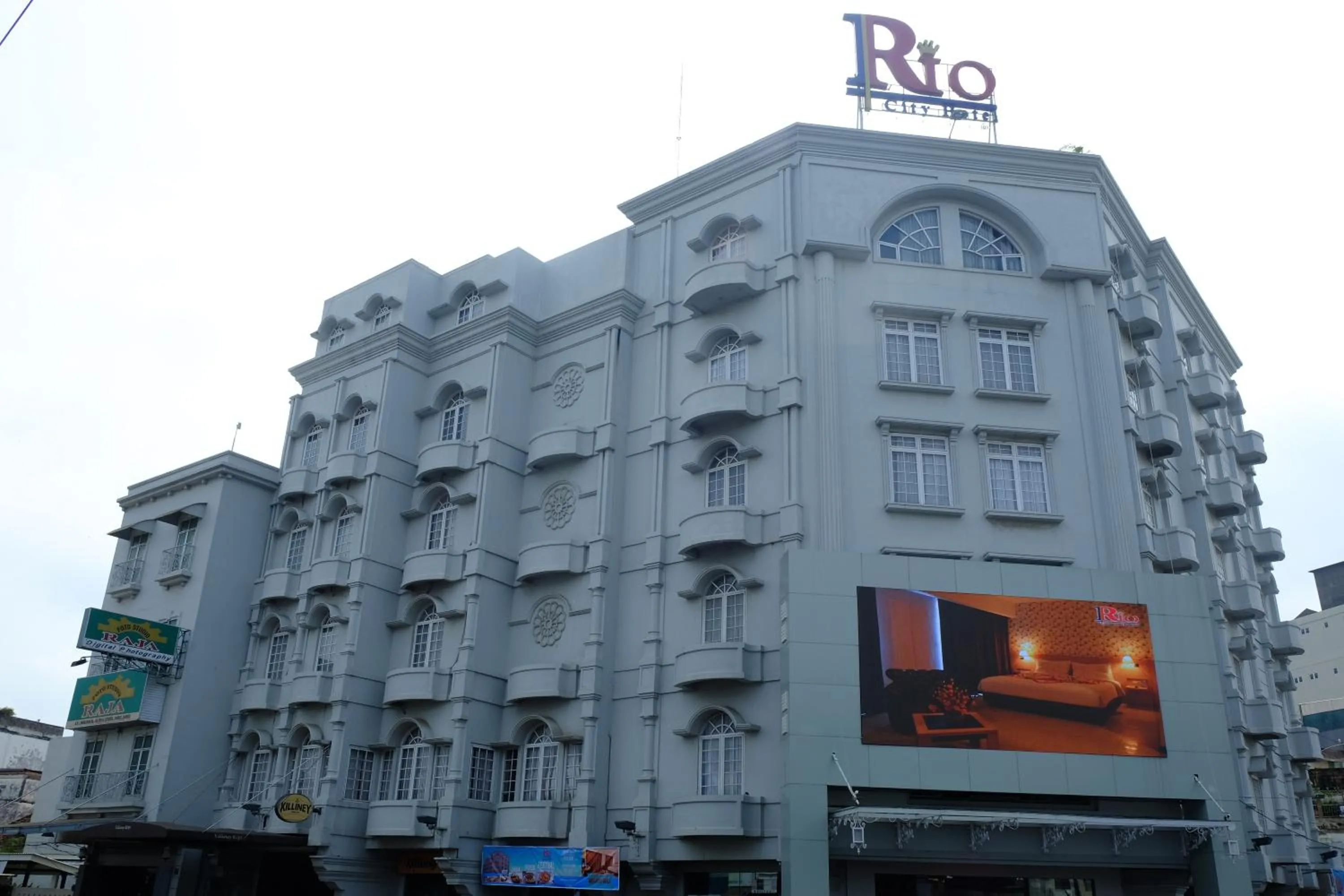 Facade/entrance in Rio City Hotel