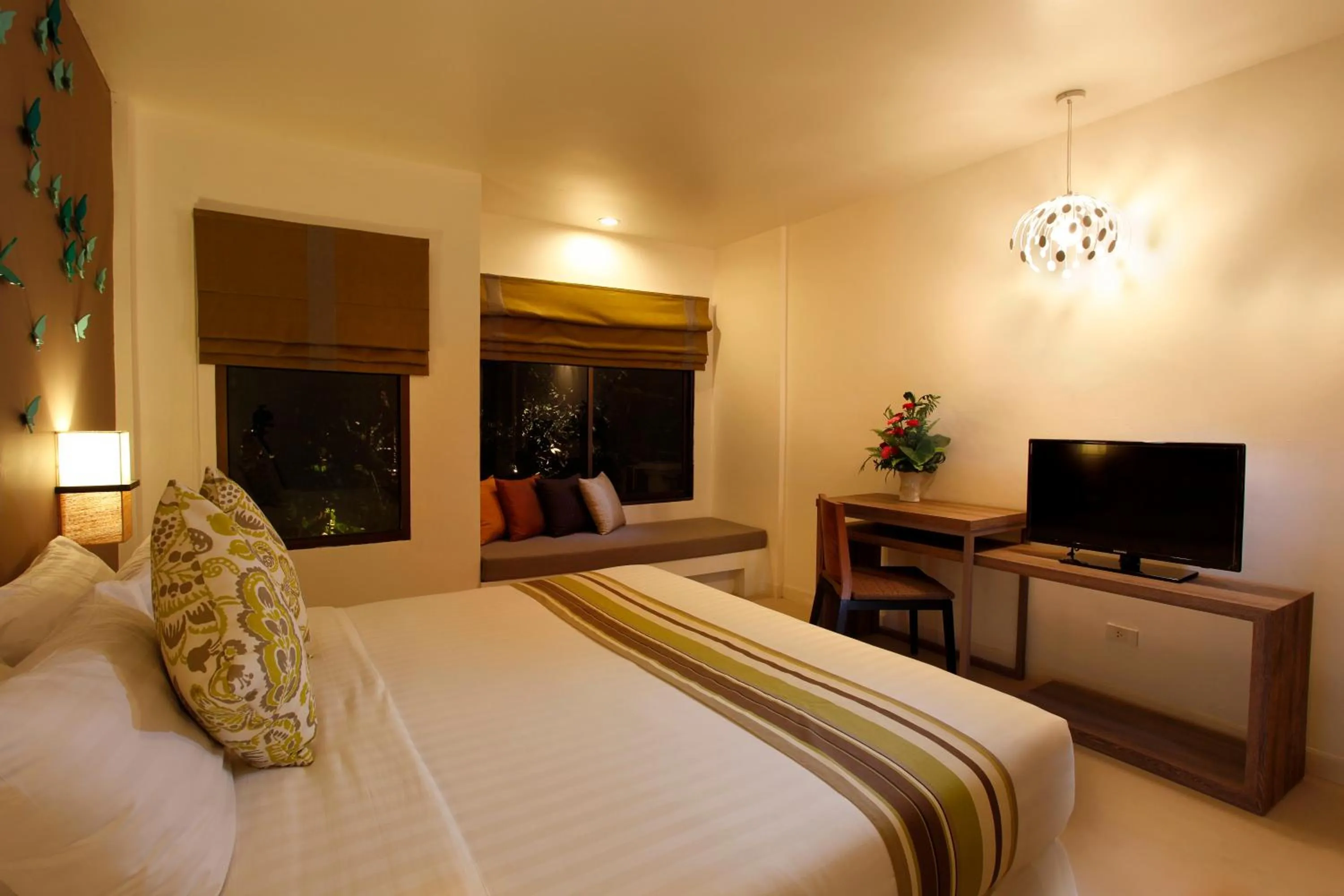 Bedroom, Bed in The Viridian Resort Patong