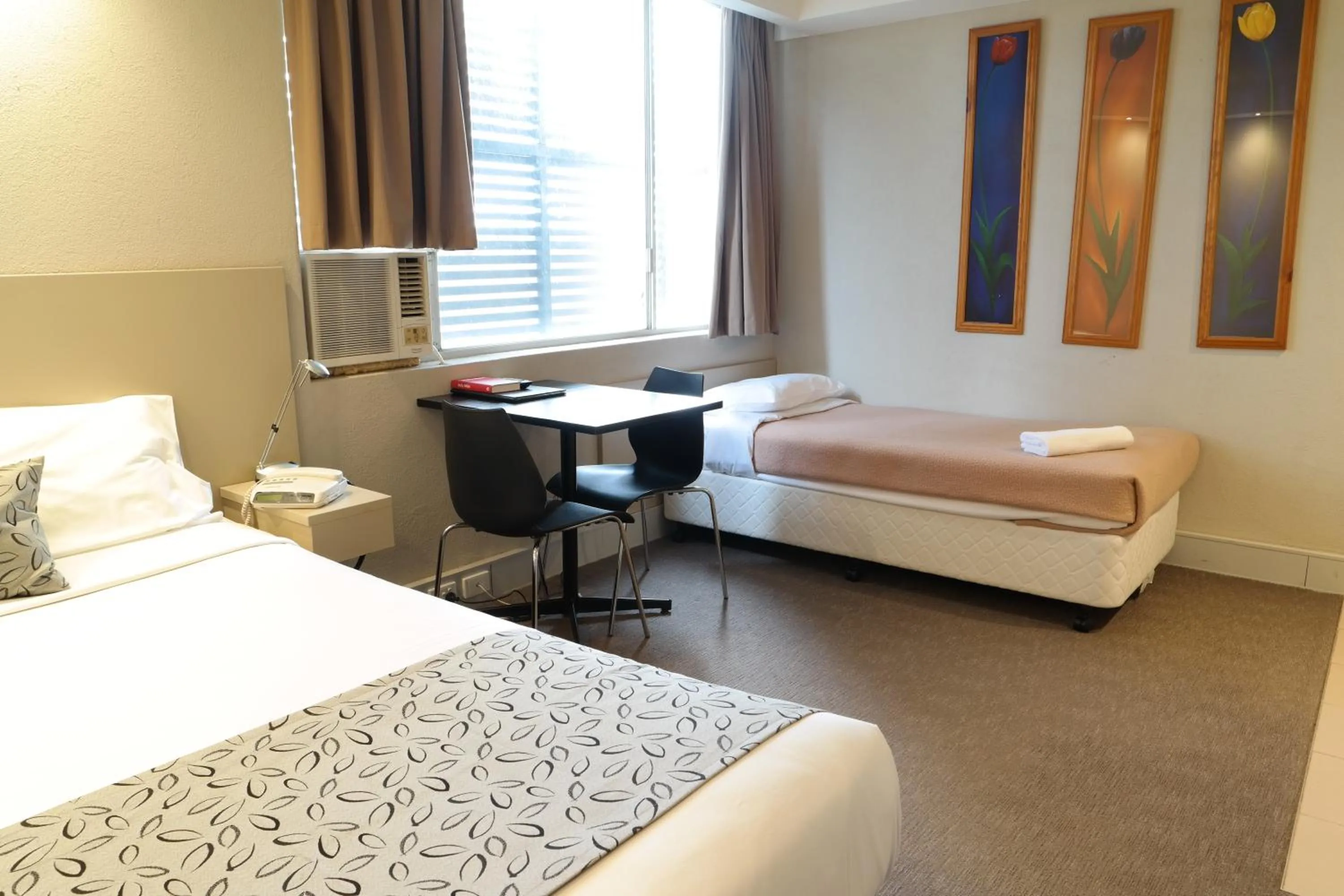 Photo of the whole room, Bed in Parkville Place Serviced Apartments