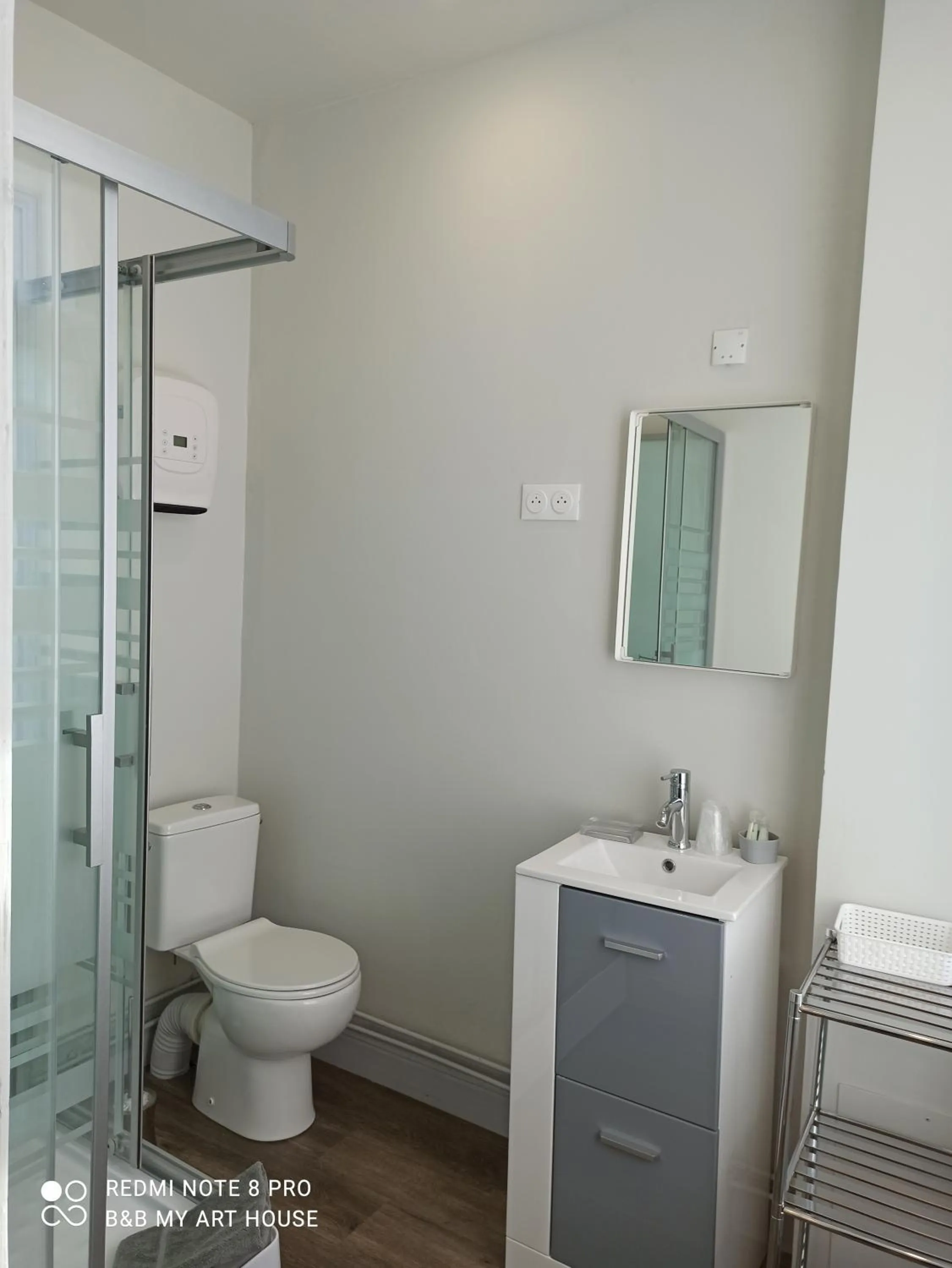 Bathroom in B&B My Art House (Douai Centre)