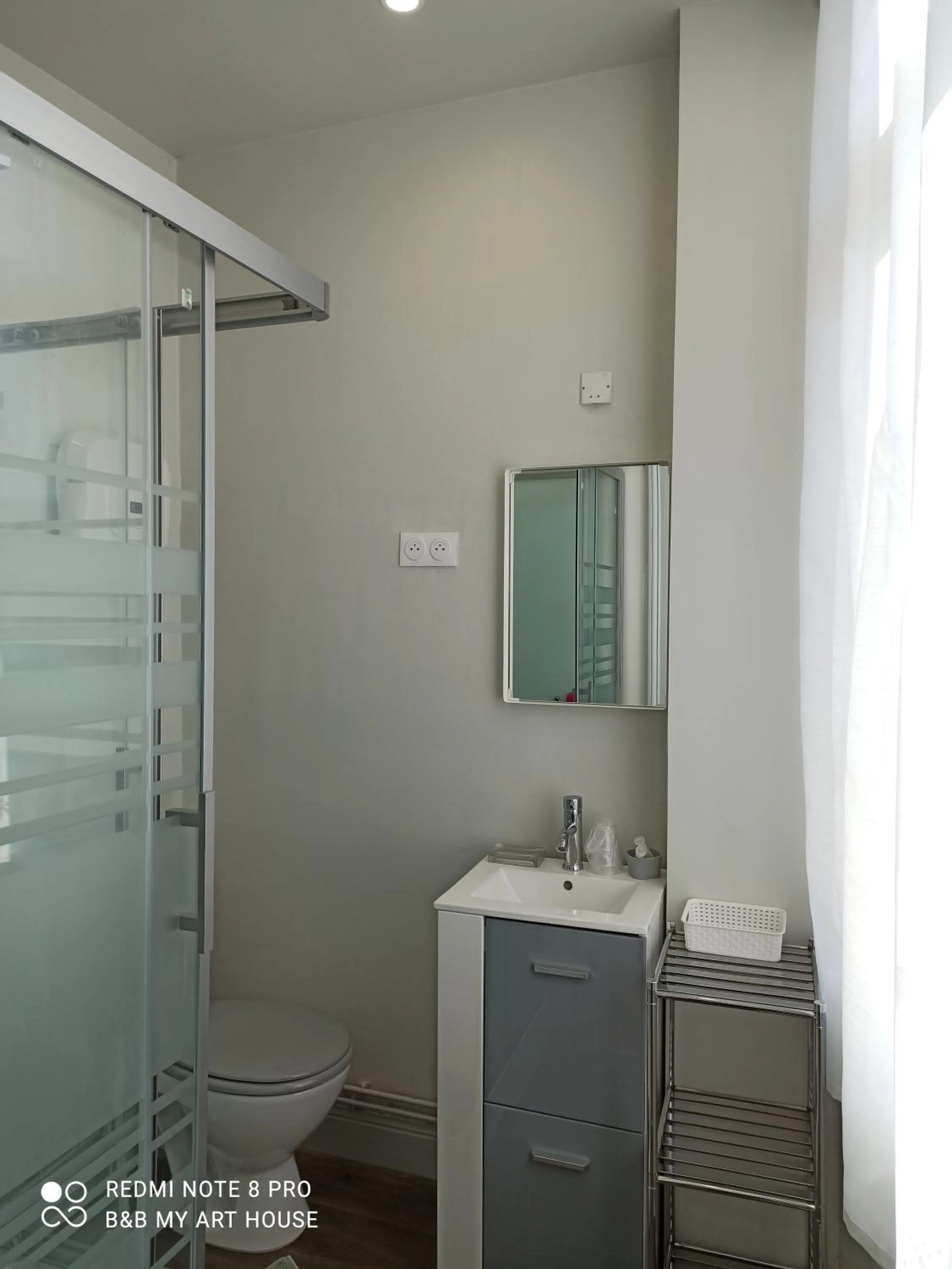 Bathroom in B&B My Art House (Douai Centre)