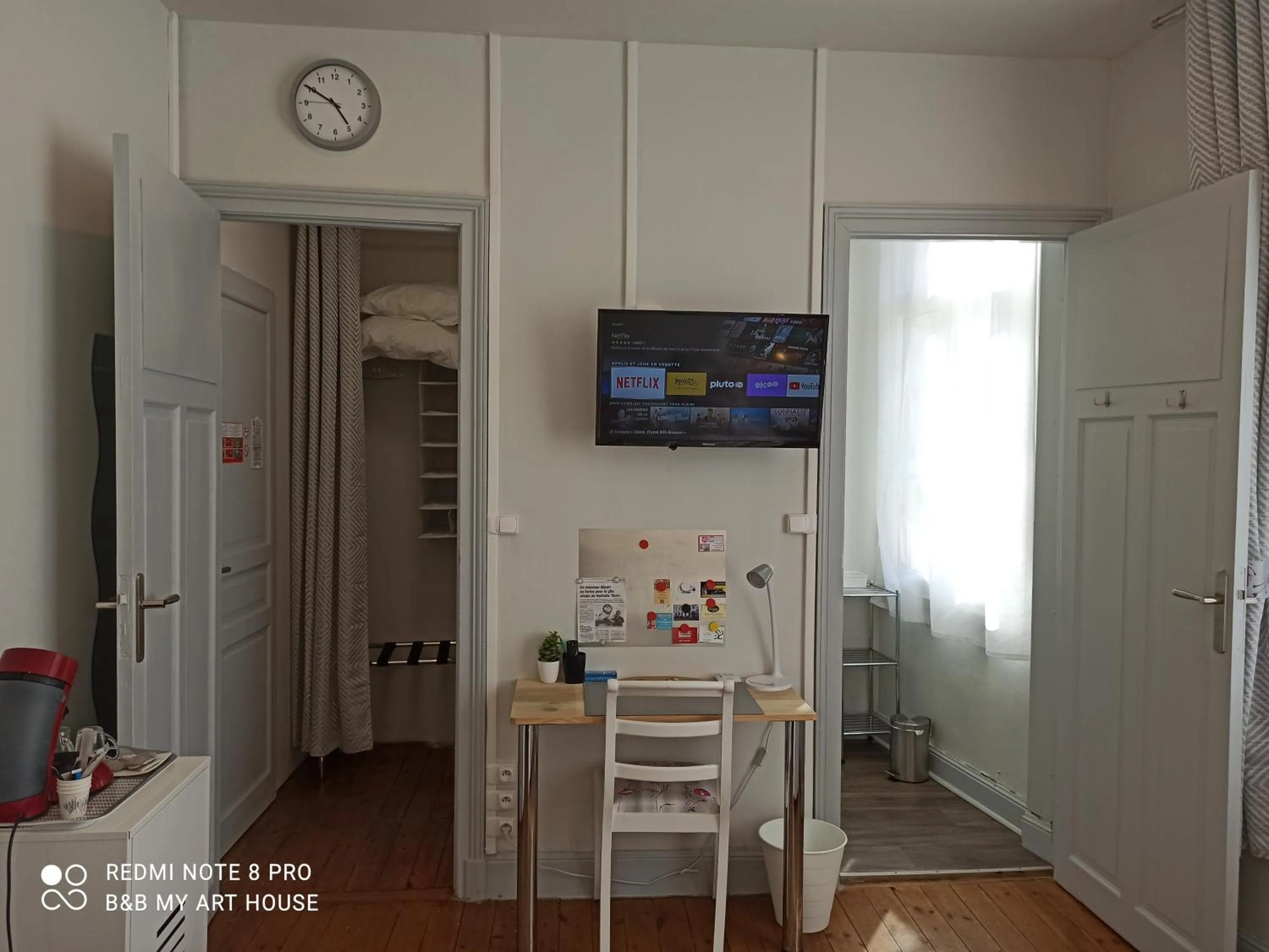 TV and multimedia in B&B My Art House (Douai Centre)