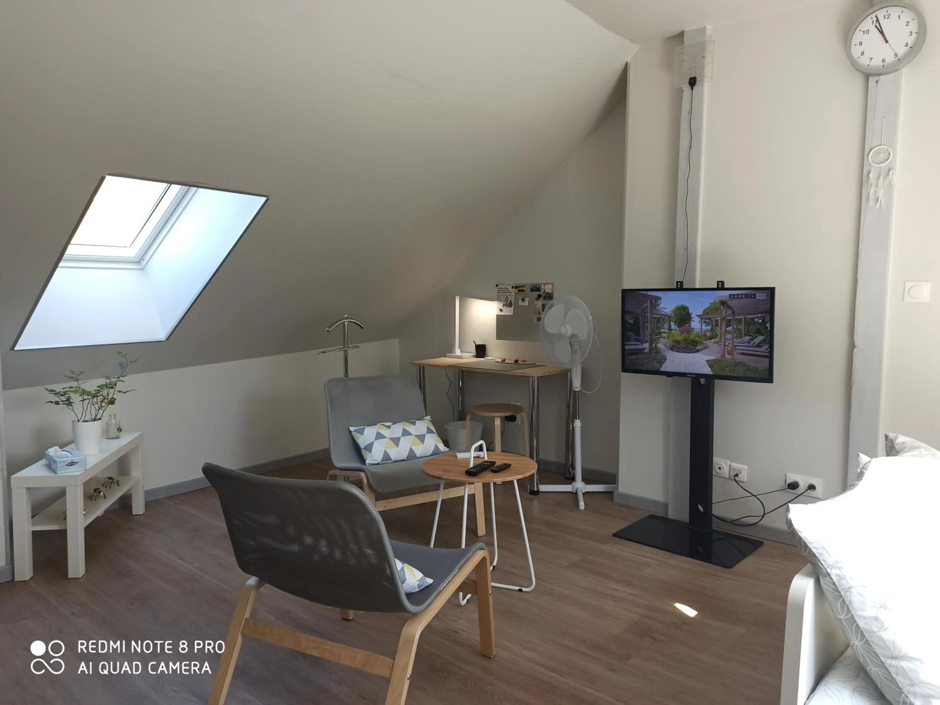 TV and multimedia, Bed in B&B My Art House (Douai Centre)