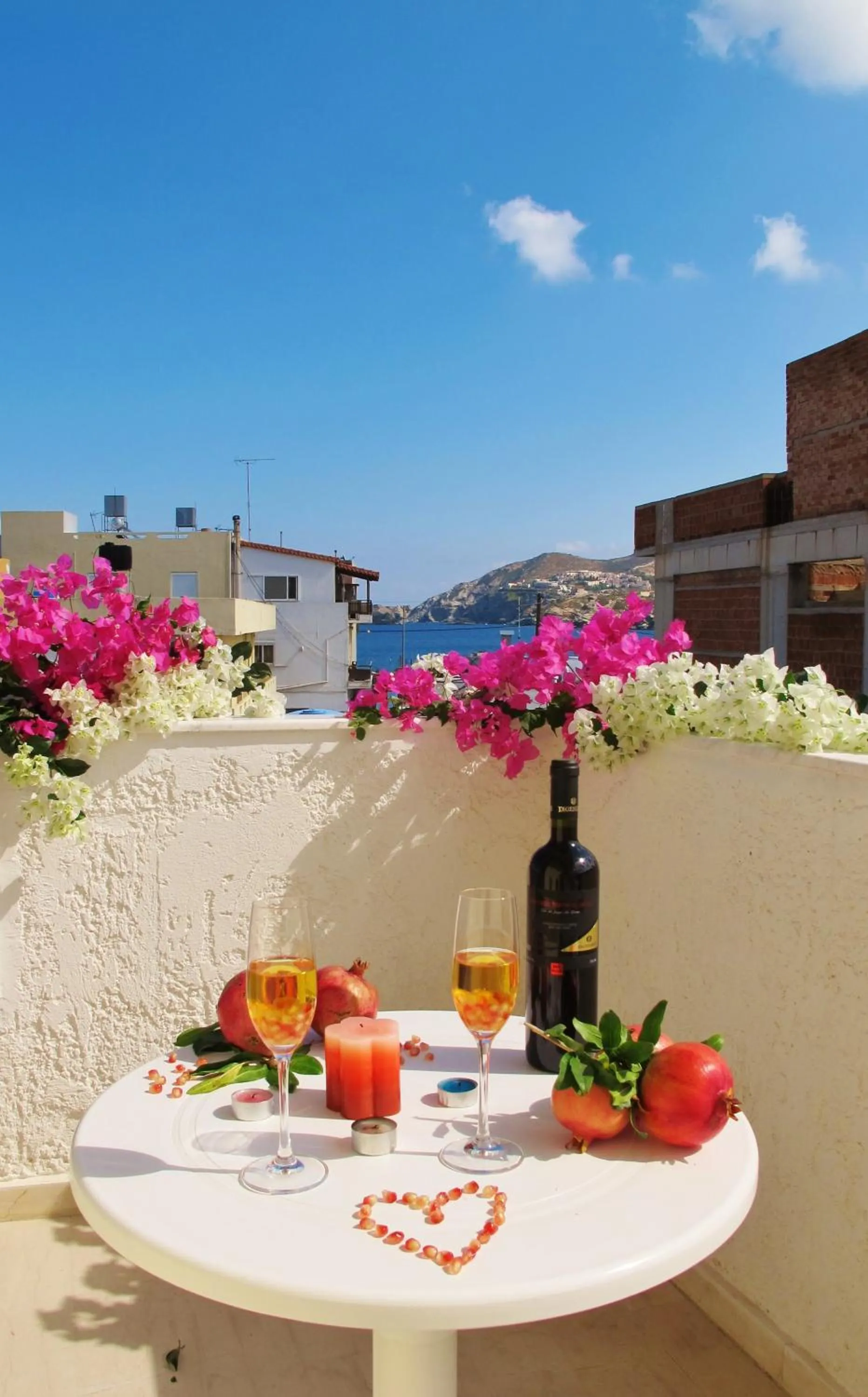 Alcoholic drinks in Apollonia Apartments