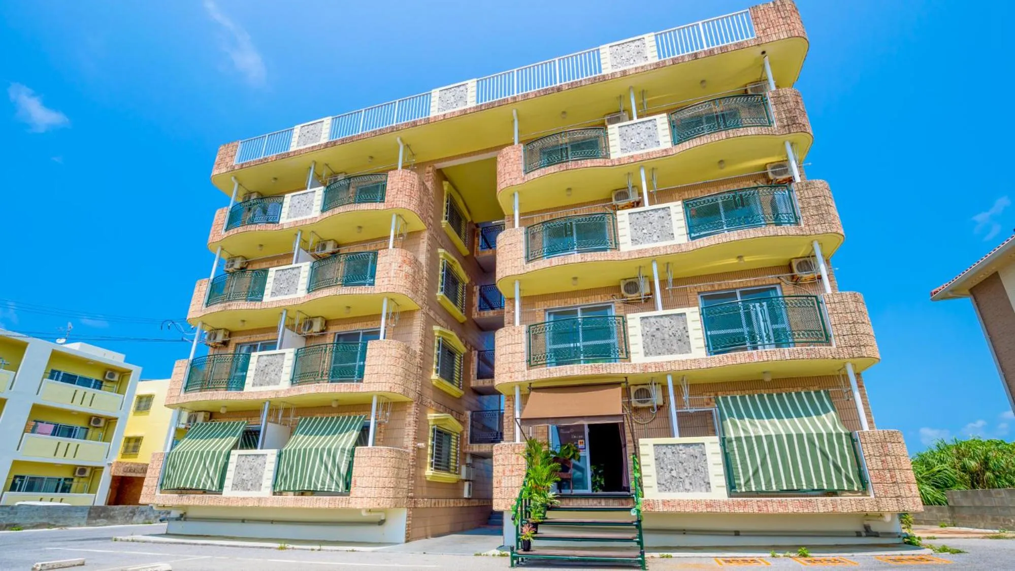 Facade/entrance in Hotel Sunset ZANPA