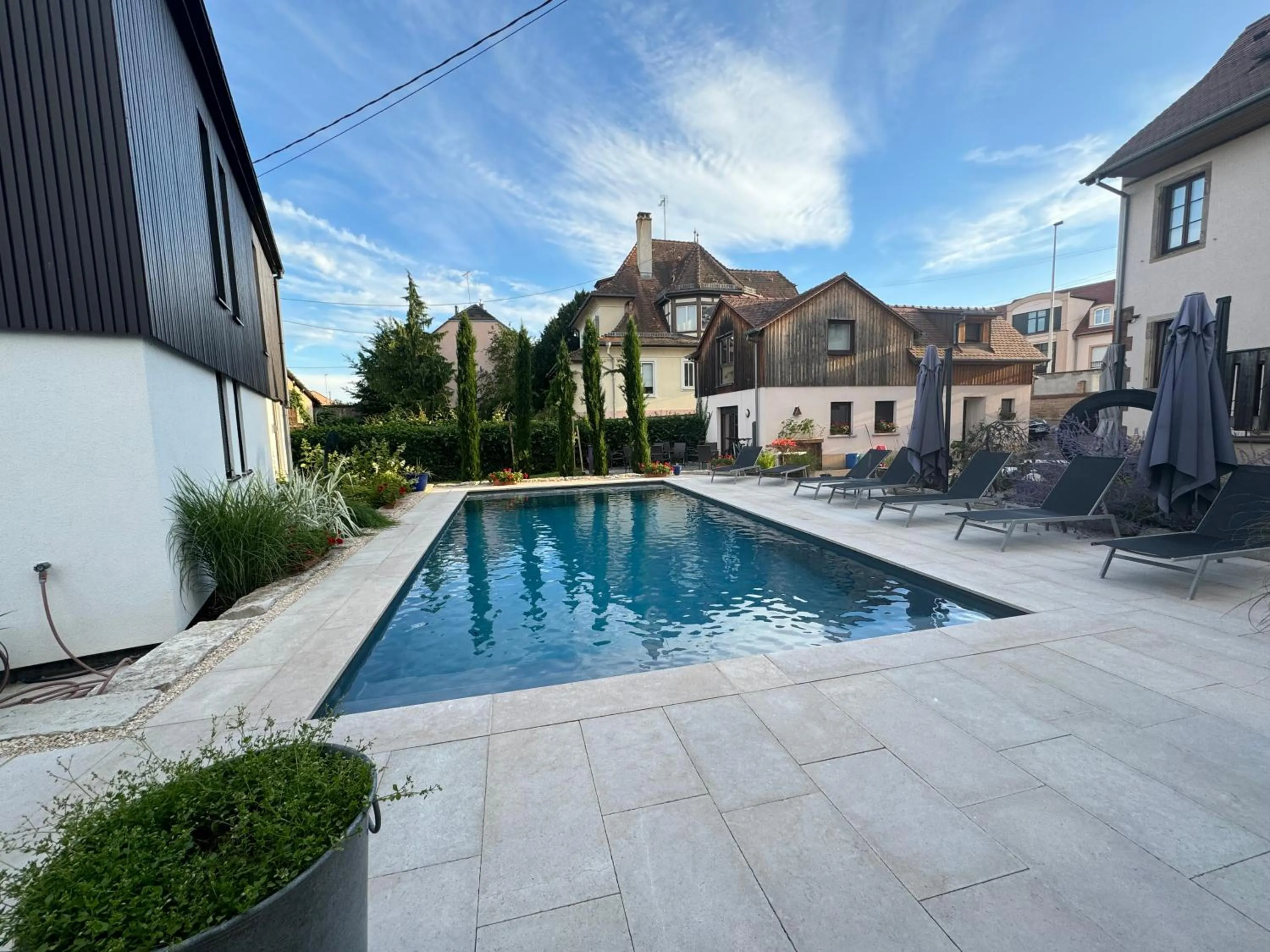 Swimming pool in Chambres d'hôtes - L'Ecurie Obernai