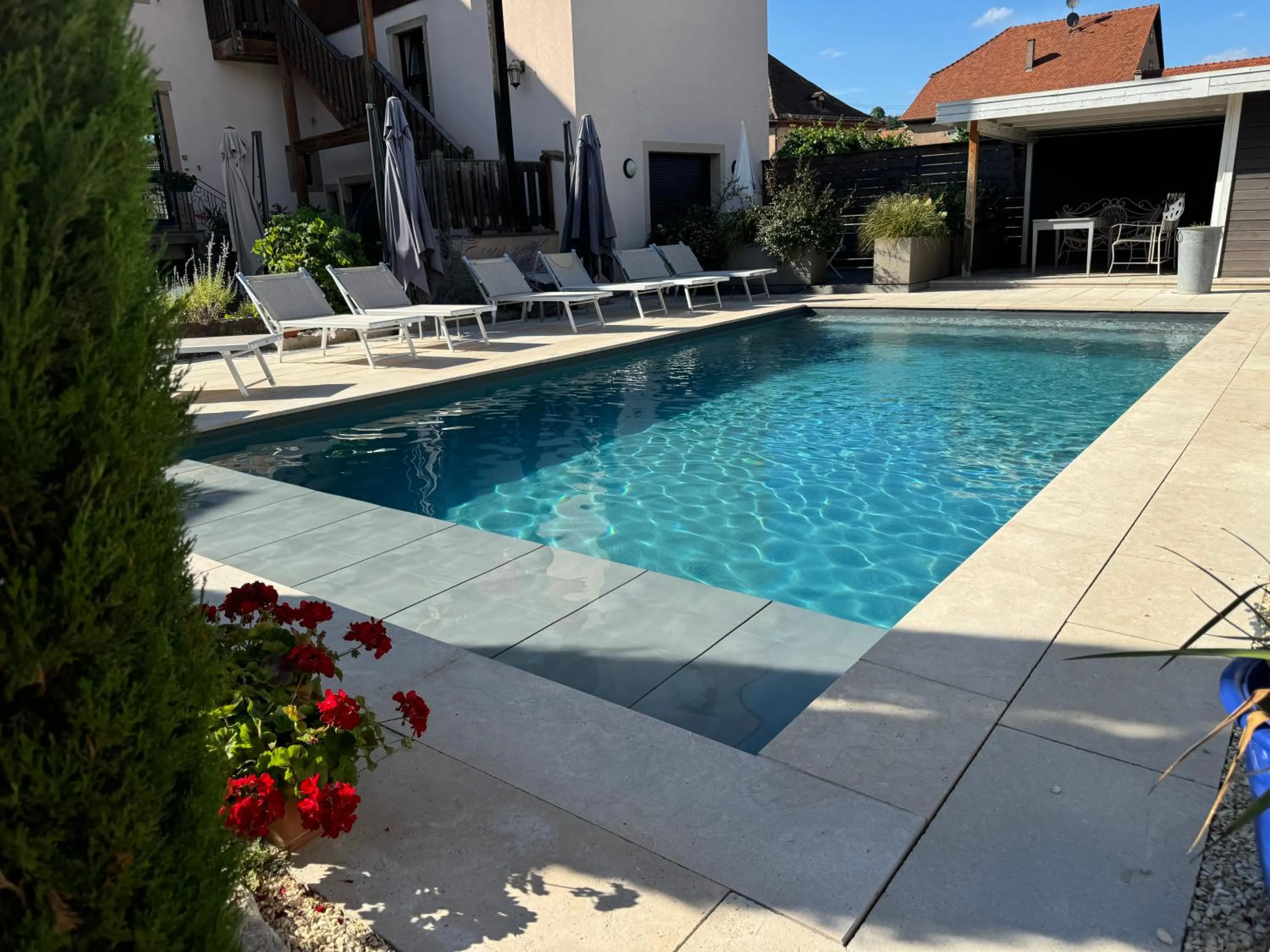 Swimming pool in Chambres d'hôtes - L'Ecurie Obernai