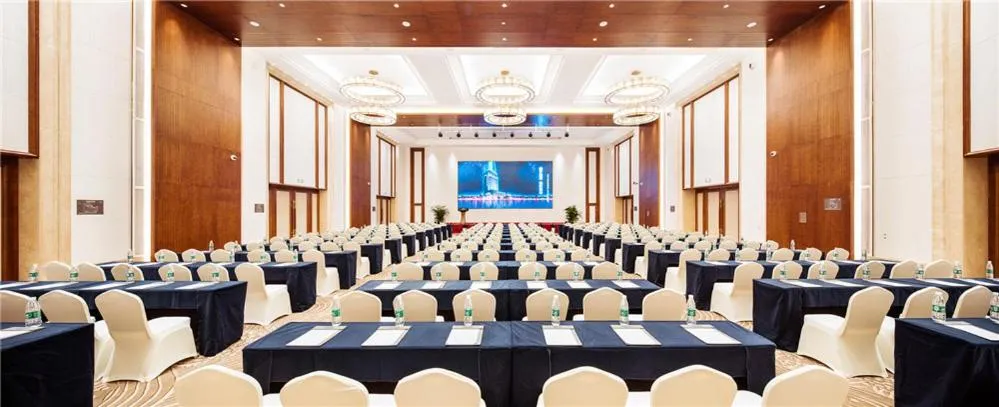 Howard Johnson New District Plaza ZiYang