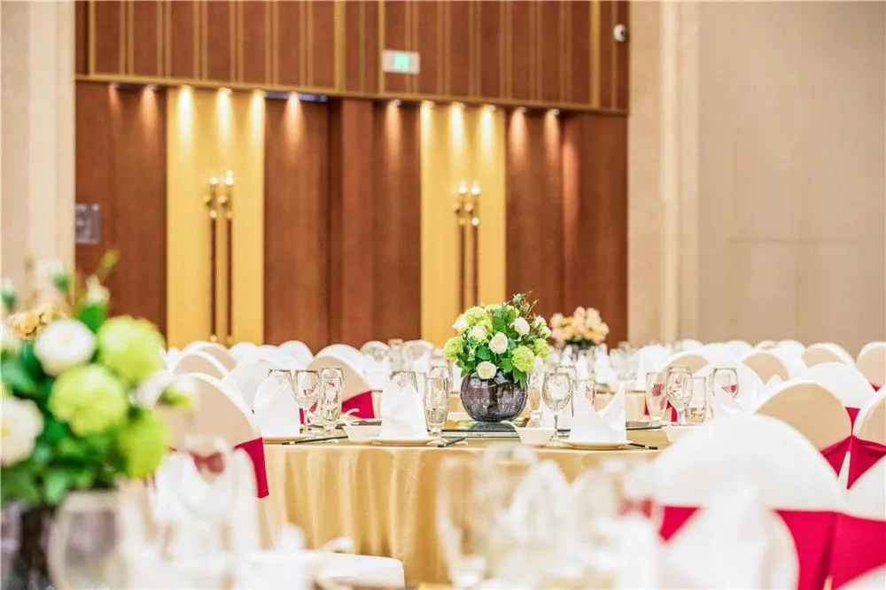 Howard Johnson New District Plaza ZiYang