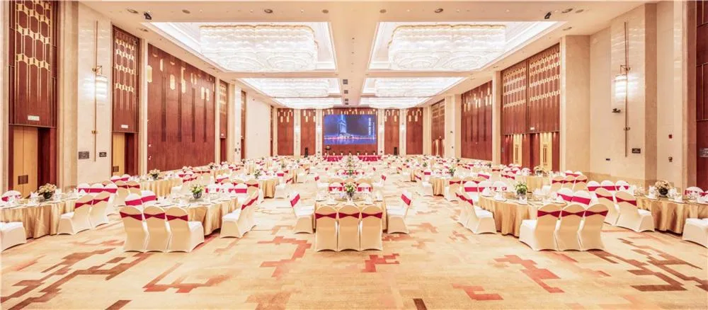 Howard Johnson New District Plaza ZiYang