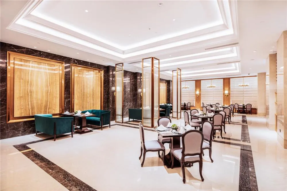 Howard Johnson New District Plaza ZiYang