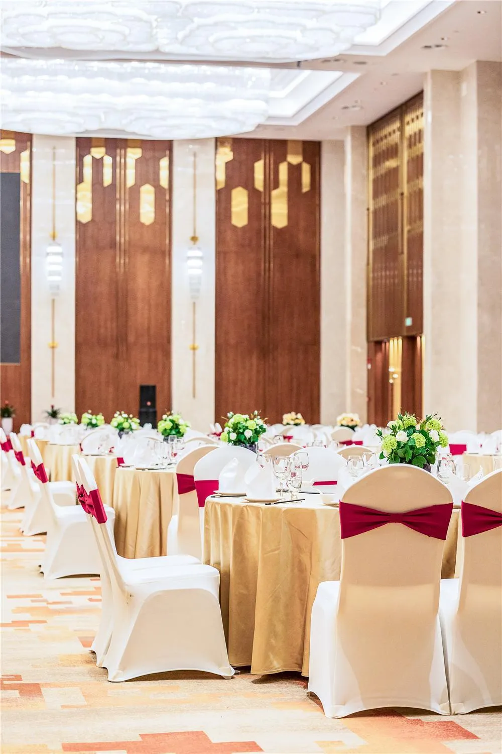 Howard Johnson New District Plaza ZiYang