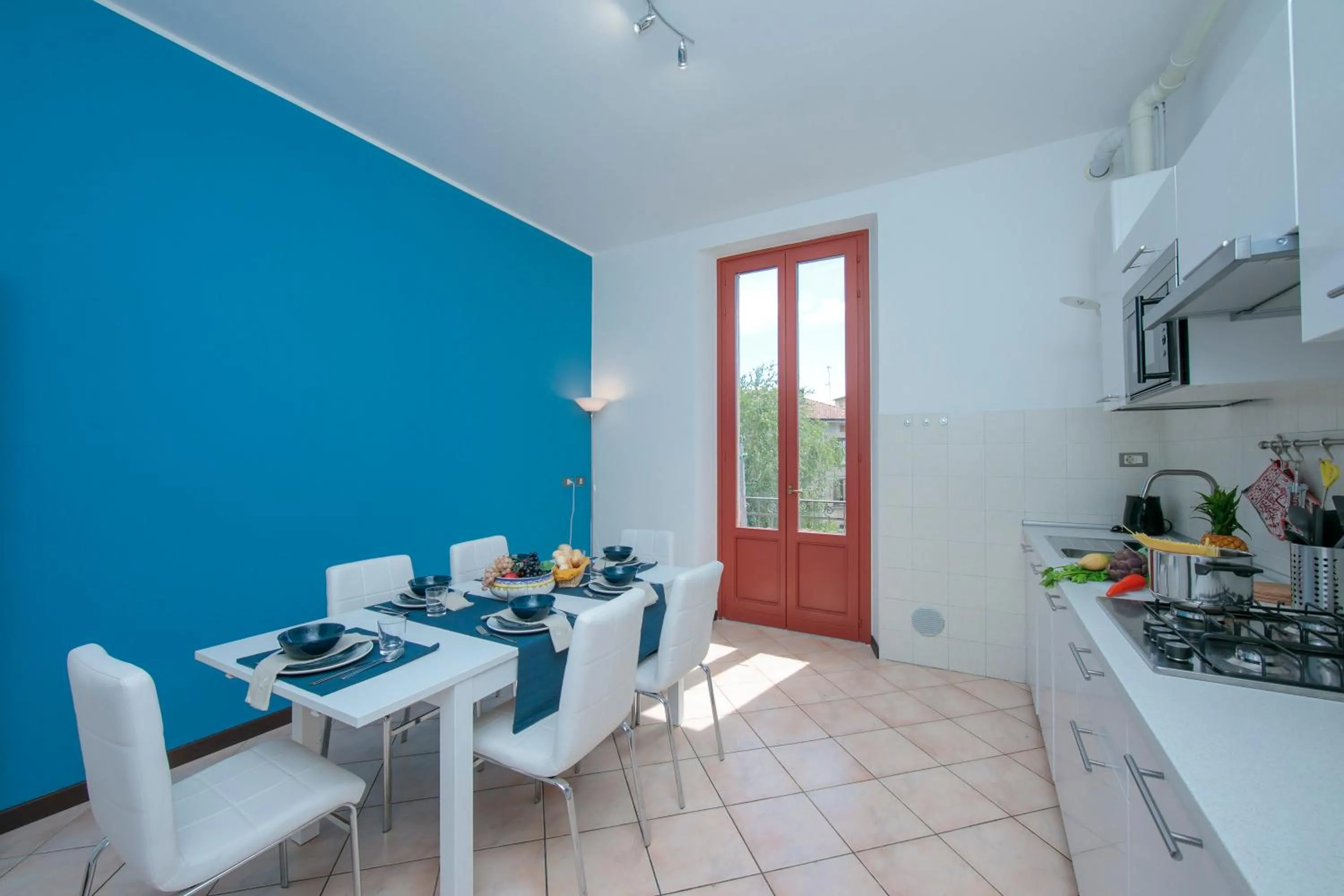 Kitchen or kitchenette in Residenza Oleandro Lake View Luino Center - Happy Rentals