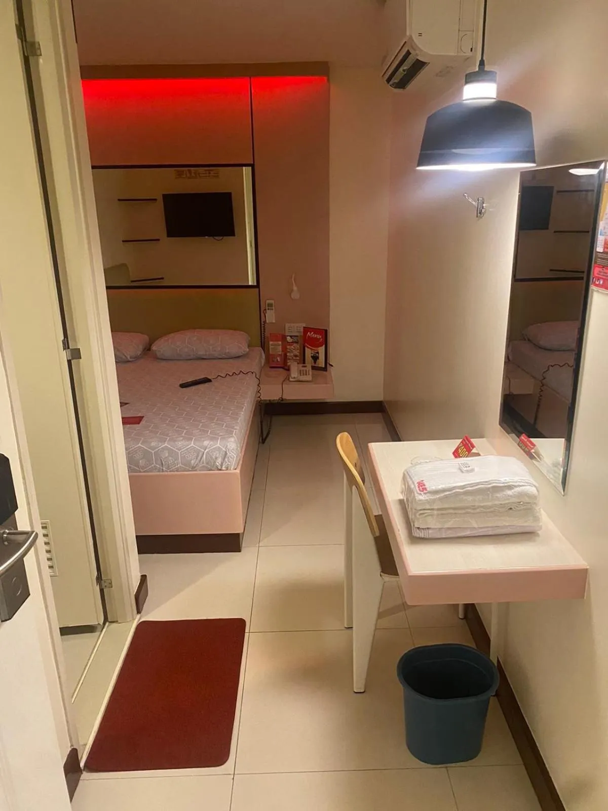 Photo of the whole room, Bed in Hotel Sogo Malate