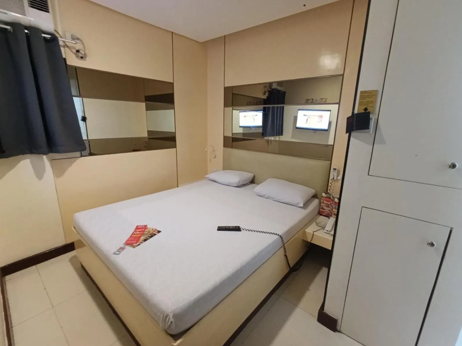 Bed in Hotel Sogo Malate